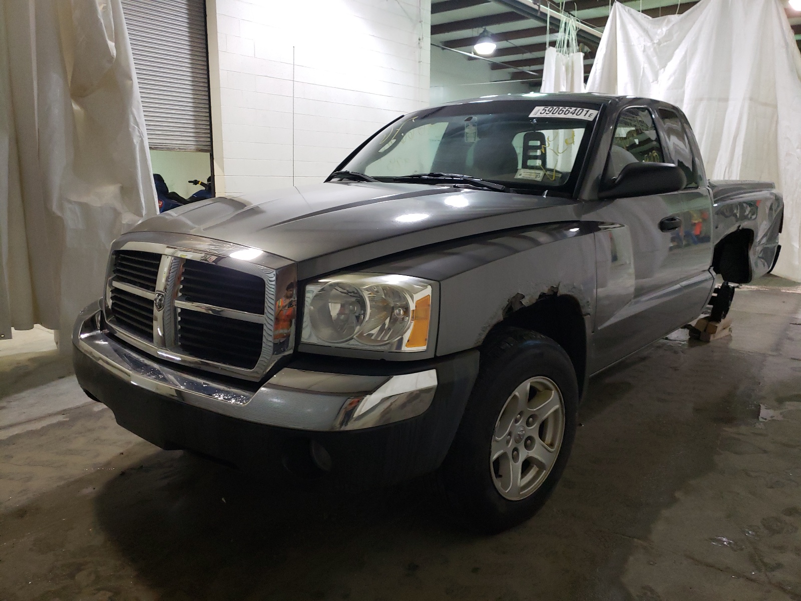 Photo 2 from auction – 2005 DODGE DAKOTA SLT with VIN 1D7HE42K75S293729