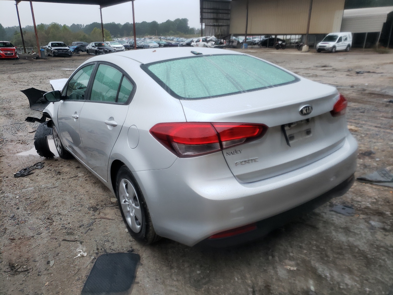 Photo 3 from auction – 2018 KIA FORTE LX with VIN 3KPFK4A77JE209638