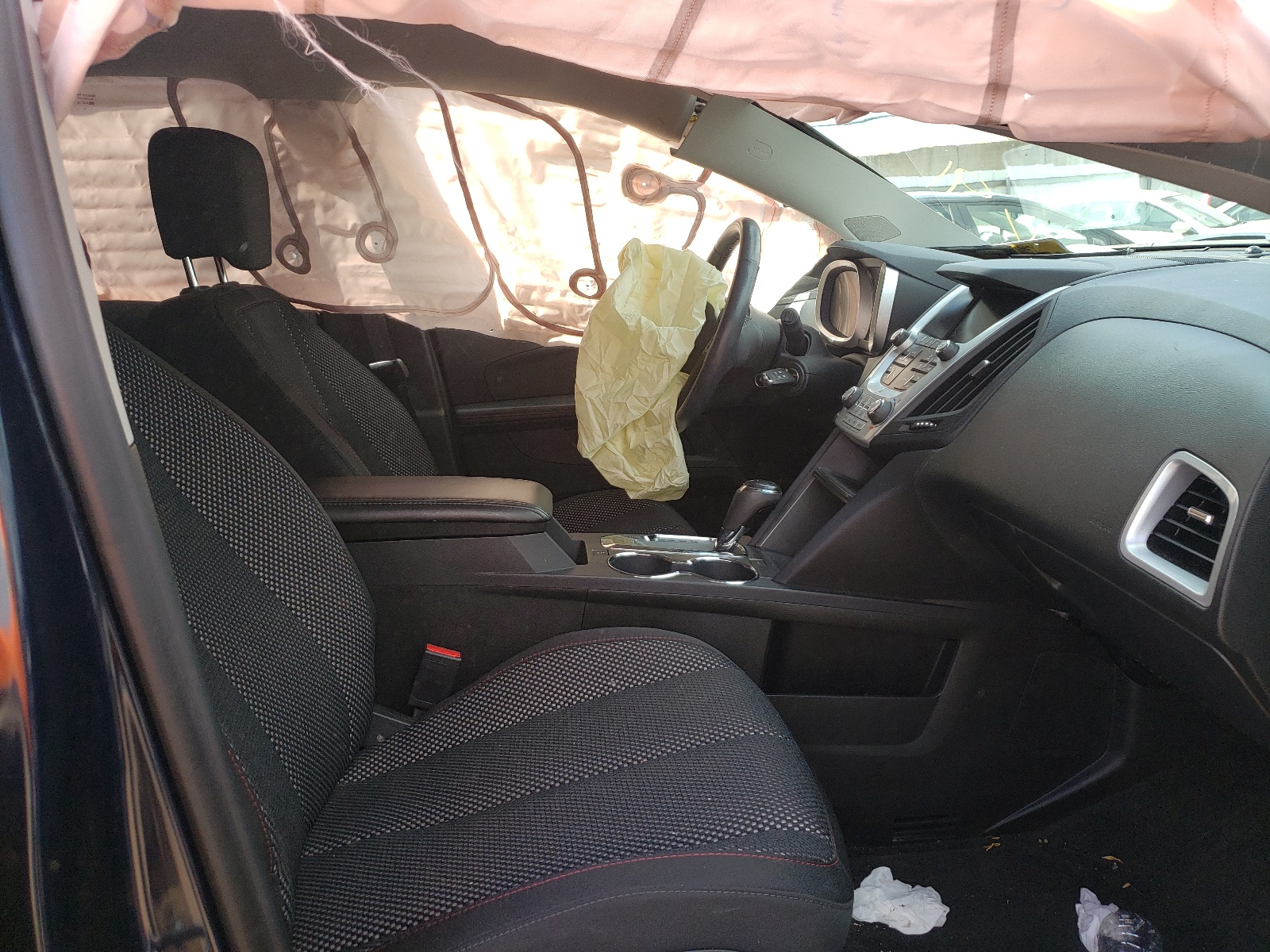 Photo 5 from auction – 2017 CHEVROLET EQUINOX LT with VIN 2GNFLFEK8H6268528