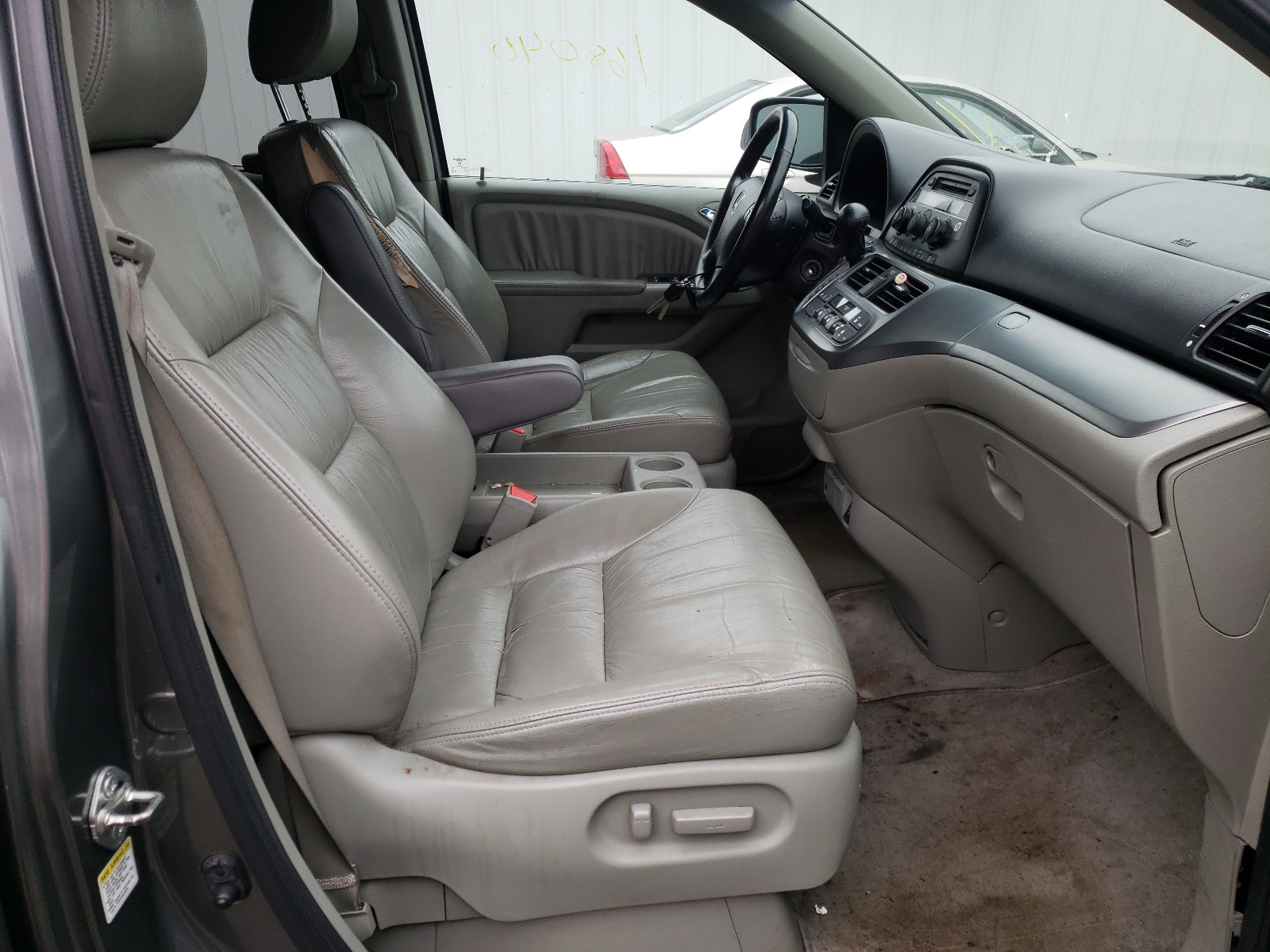Photo 5 from auction – 2008 HONDA ODYSSEY EX with VIN 5FNRL38628B066748