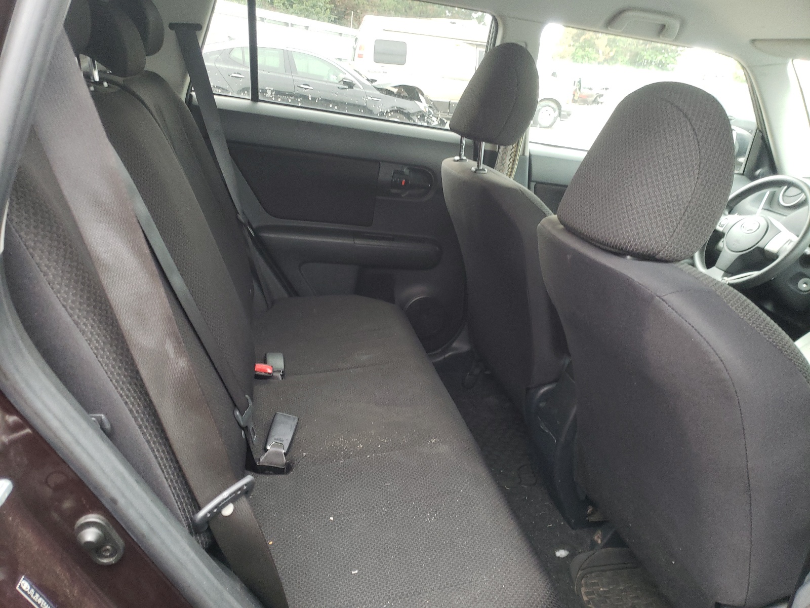 Photo 6 from auction – 2010 TOYOTA SCION XB with VIN JTLZE4FE5A1107273