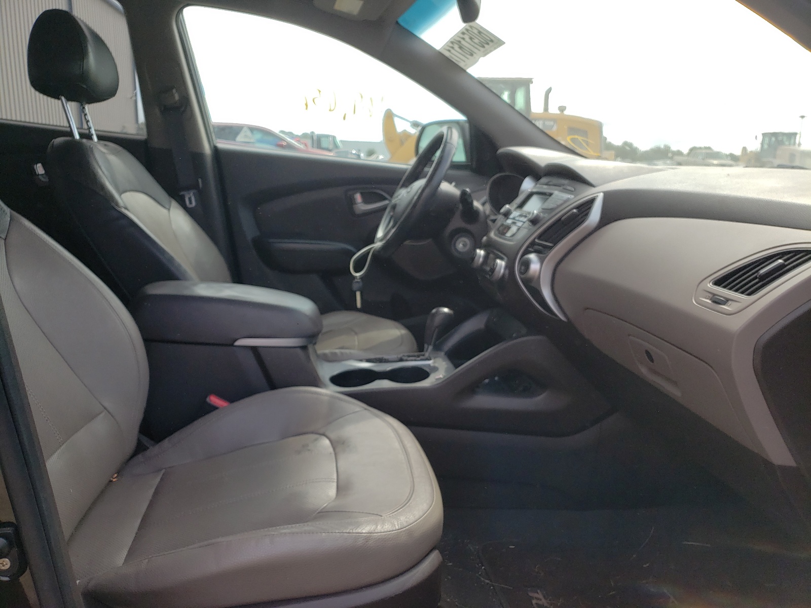 Photo 5 from auction – 2012 HYUNDAI TUCSON GLS with VIN KM8JU3AC3CU338326