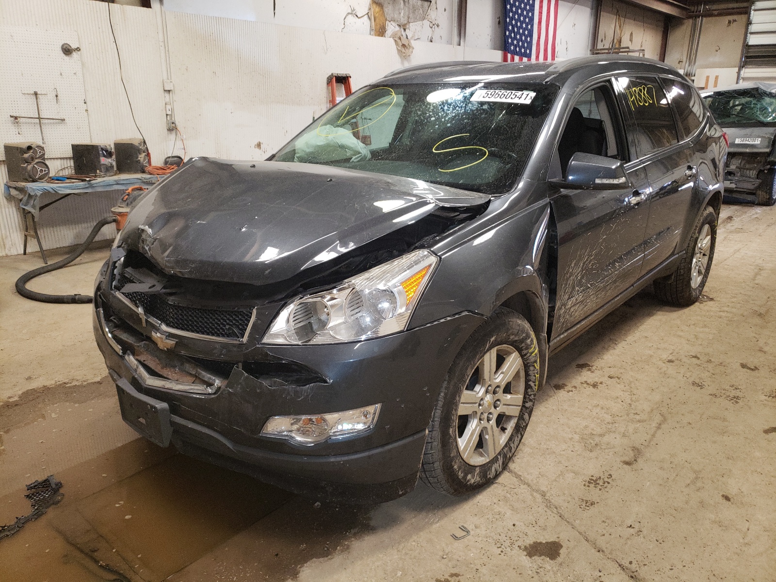 Photo 2 from auction – 2011 CHEVROLET TRAVERSE L with VIN 1GNKVGED6BJ116984