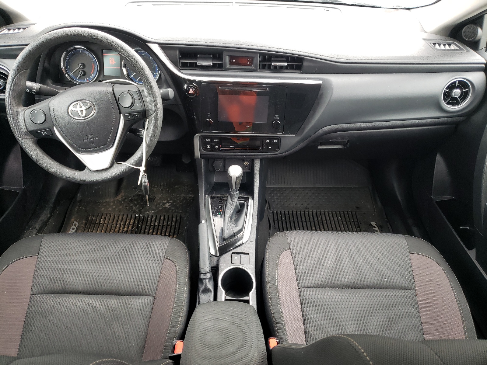 Photo 9 from auction – 2018 TOYOTA COROLLA L with VIN 2T1BURHE2JC085142