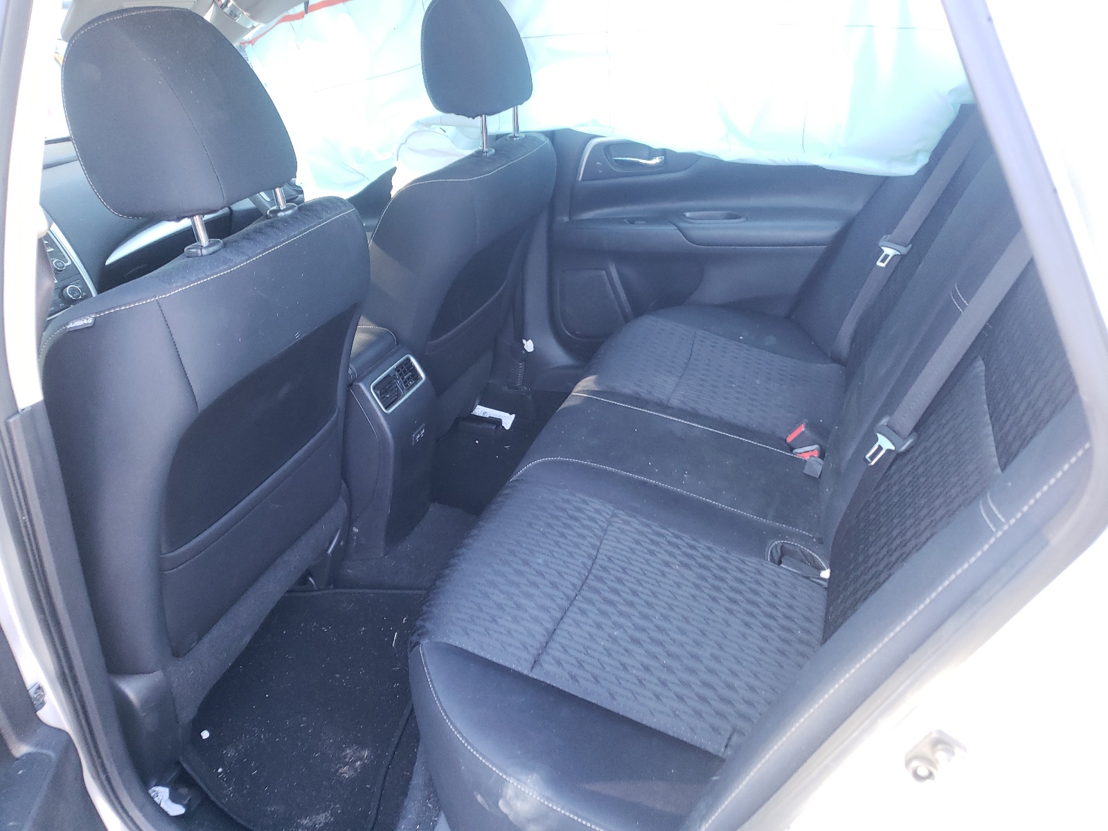 Photo 6 from auction – 2017 NISSAN ALTIMA 2.5 with VIN 1N4AL3AP1HC281721