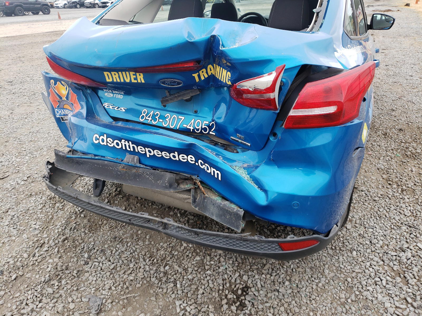 Photo 9 from auction – 2016 FORD FOCUS SE with VIN 1FADP3F28GL296536