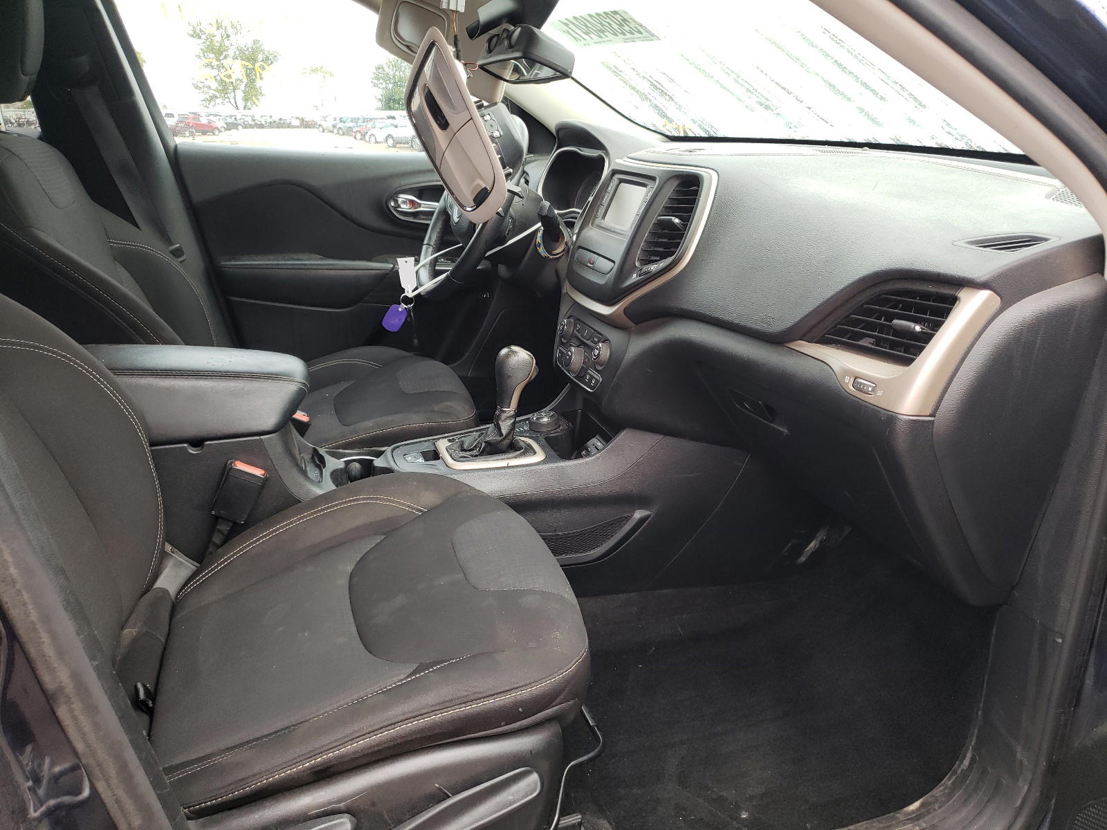 Photo 5 from auction – 2015 JEEP CHEROKEE L with VIN 1C4PJMCB2FW714895