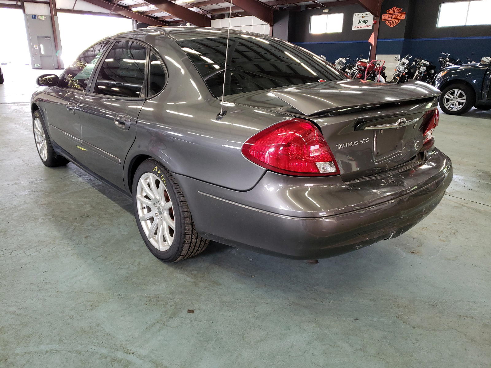Photo 3 from auction – 2003 FORD TAURUS SES with VIN 1FAFP55S63A224133