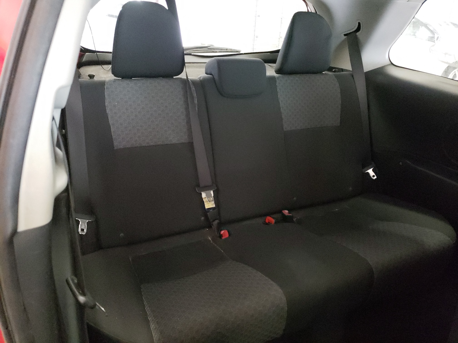 Photo 6 from auction – 2015 TOYOTA YARIS with VIN VNKJTUD30FA014918