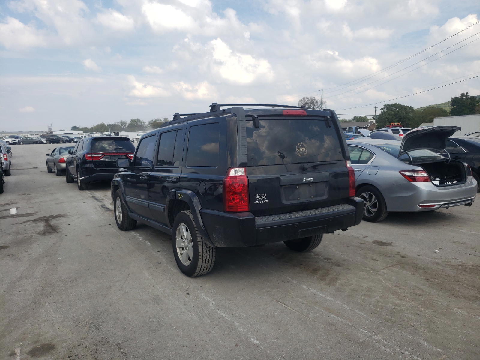 Photo 3 from auction – 2008 JEEP COMMANDER with VIN 1J8HG48K88C239858