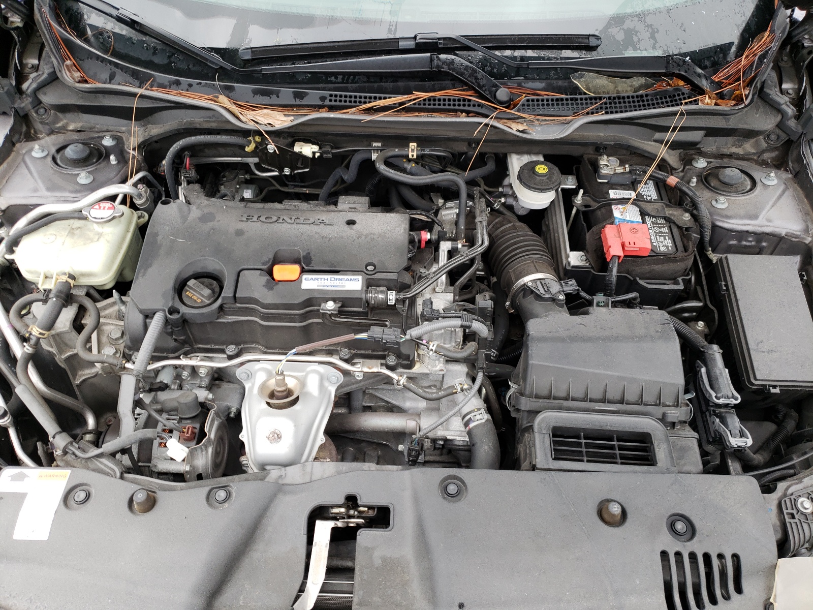 Photo 7 from auction – 2018 HONDA CIVIC EX with VIN 19XFC2F77JE032082
