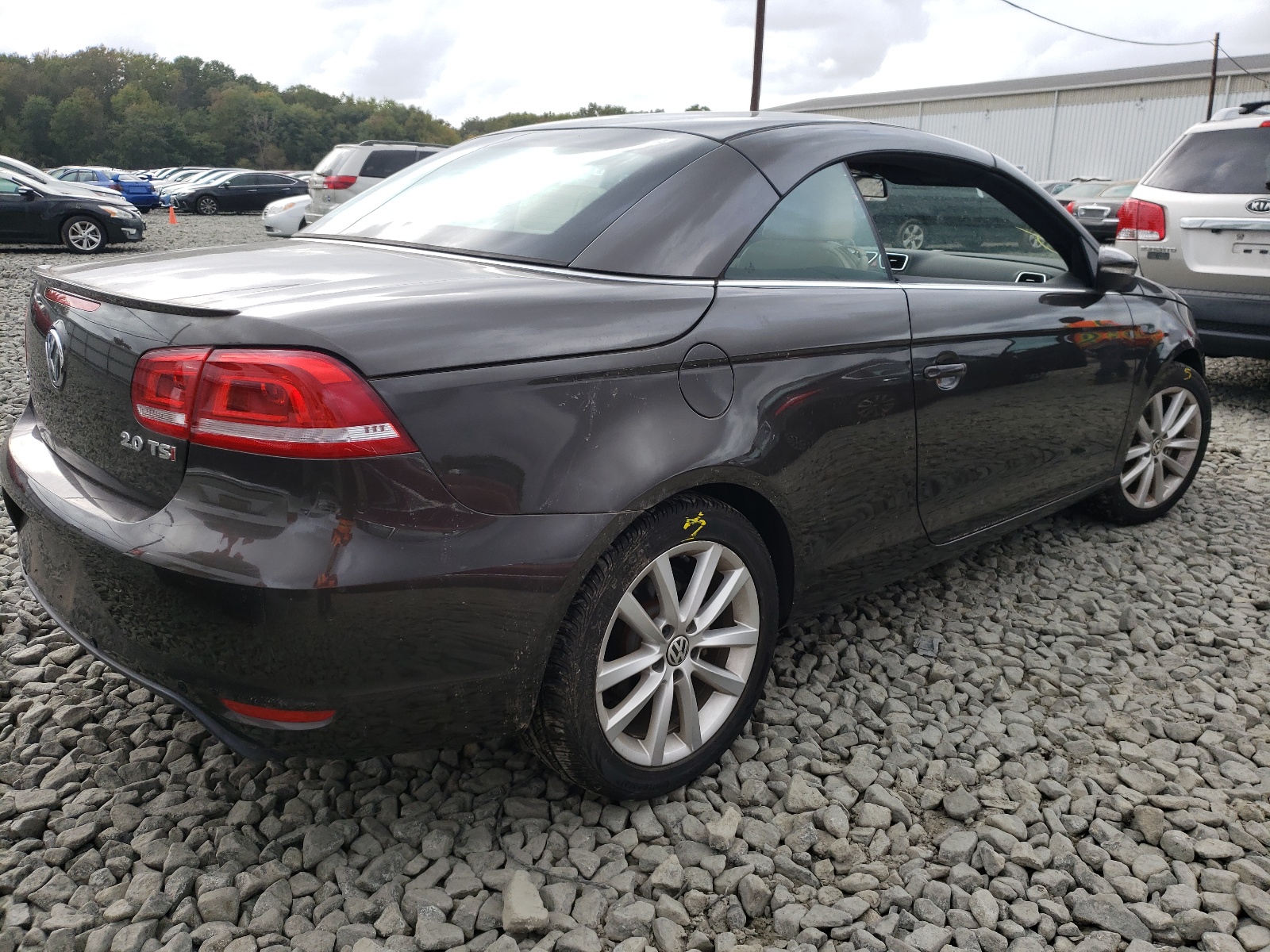 Photo 4 from auction – 2015 VOLKSWAGEN EOS KOMFOR with VIN WVWBW8AH5FV003059