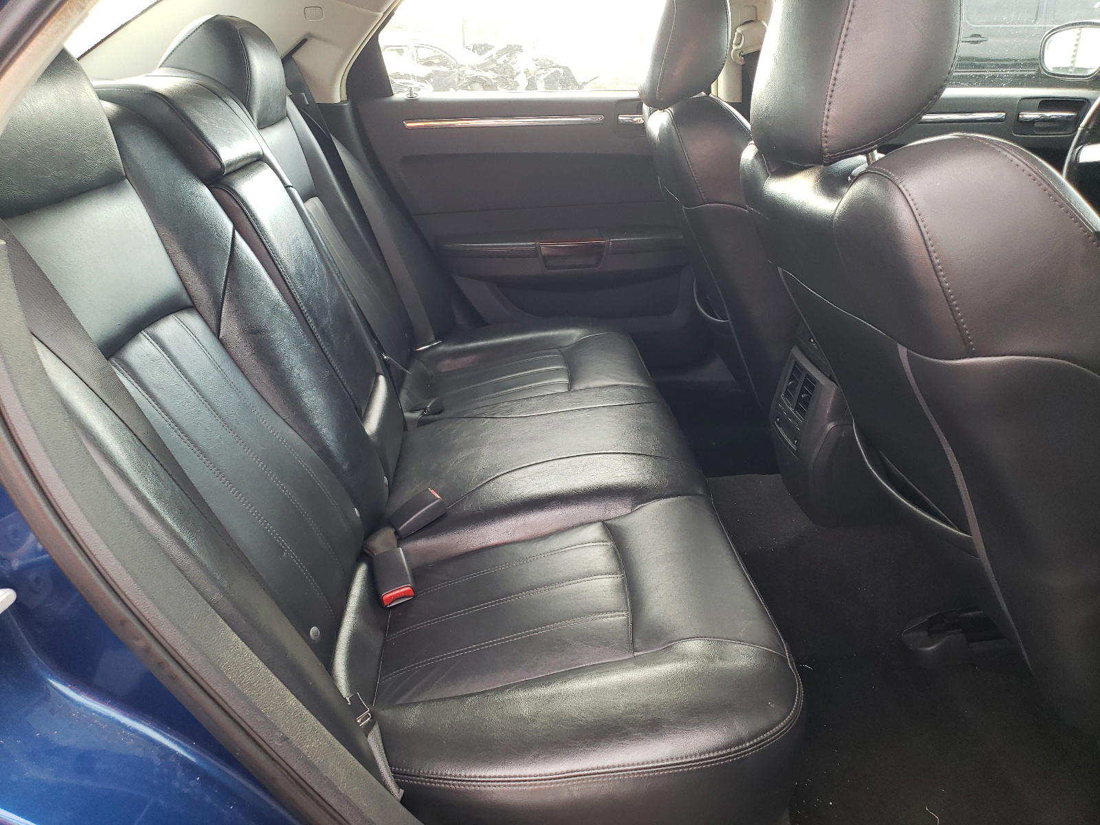 Photo 6 from auction – 2009 CHRYSLER 300C with VIN 2C3LA63T09H600517