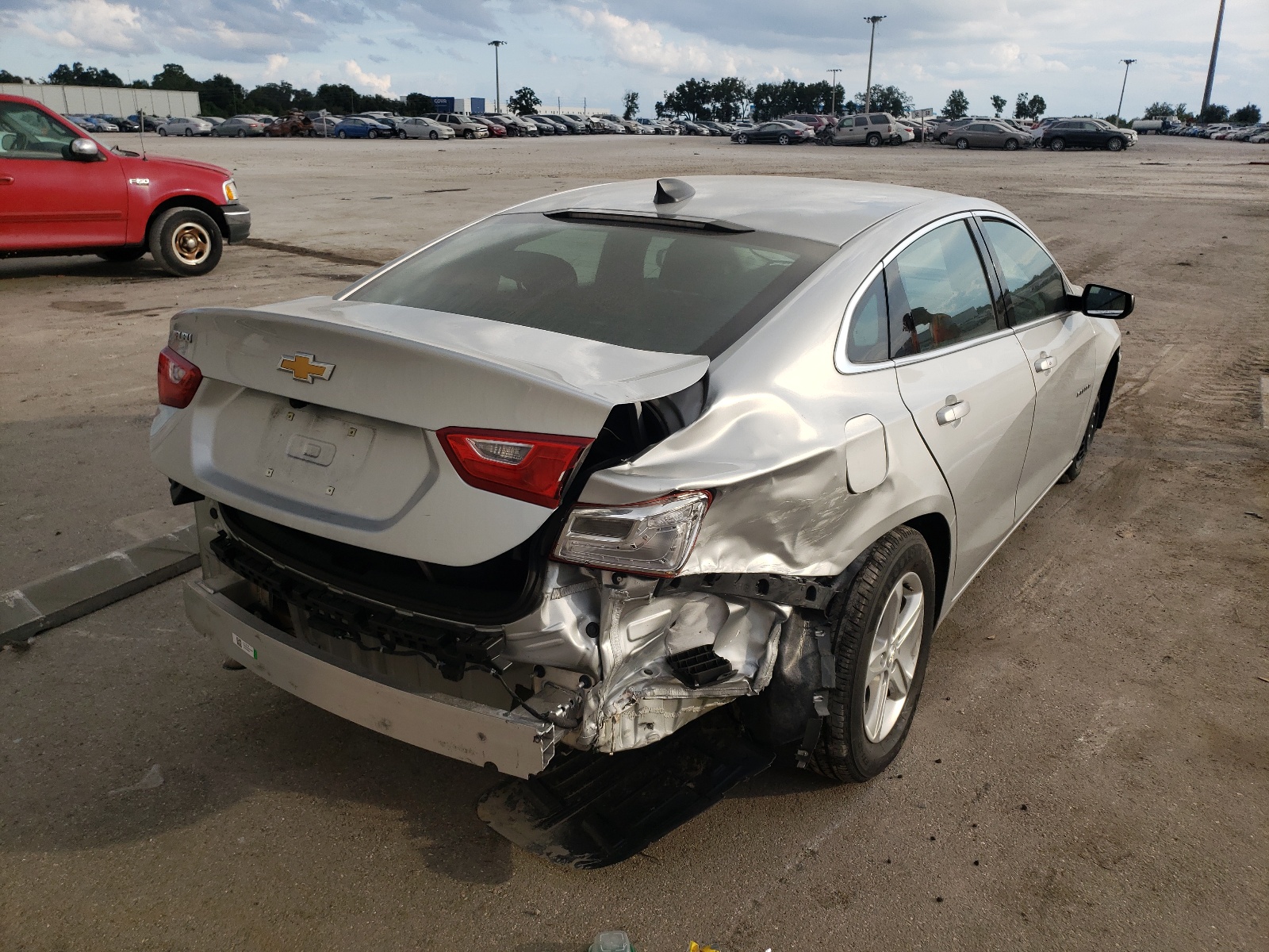Photo 4 from auction – 2020 CHEVROLET 10 with VIN 1G1ZB5ST2LF153981