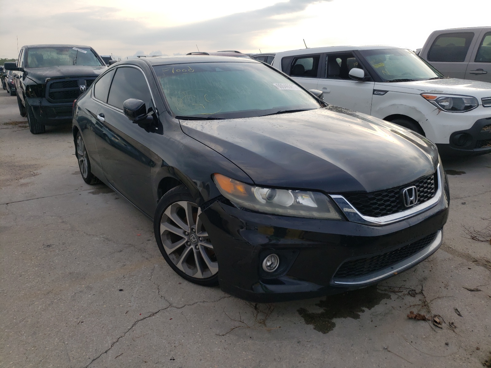 HONDA ACCORD EXL 2015 with VIN 1HGCT2B82FA001304 - Photo from auction