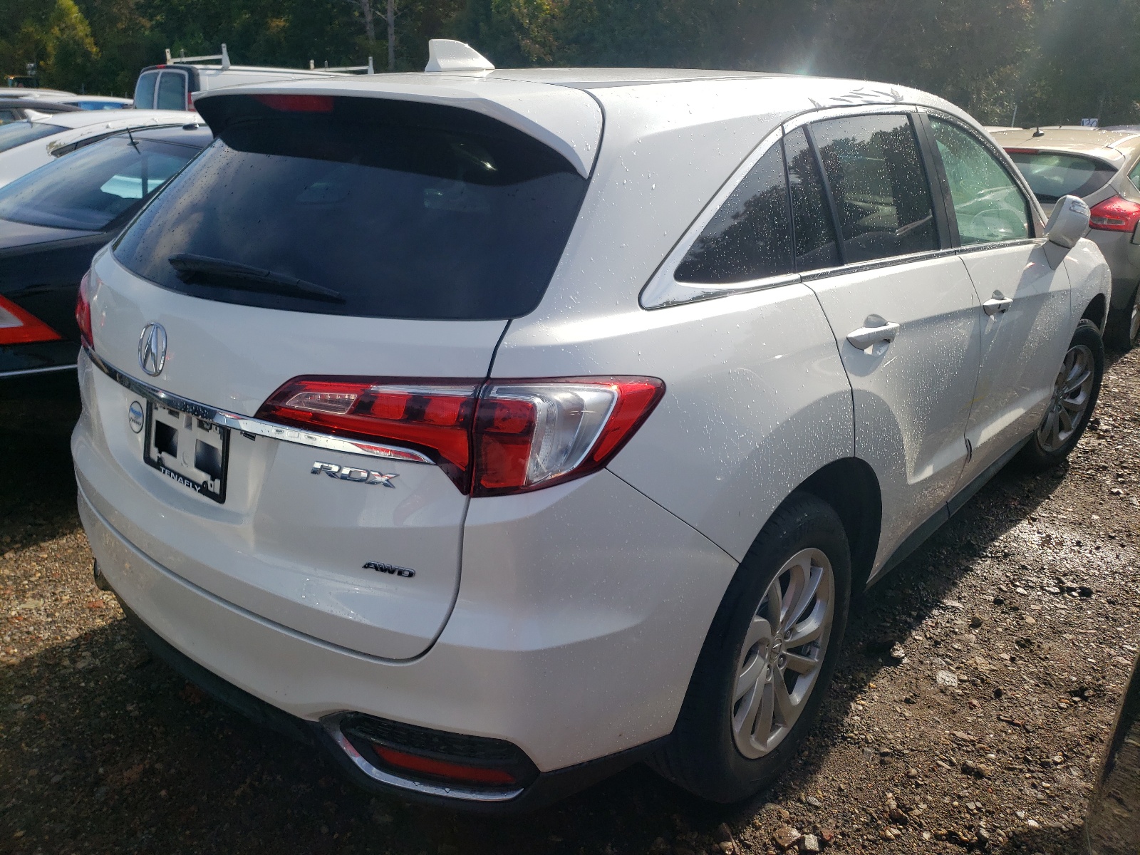 Photo 4 from auction – 2018 ACURA RDX with VIN 5J8TB4H32JL019874