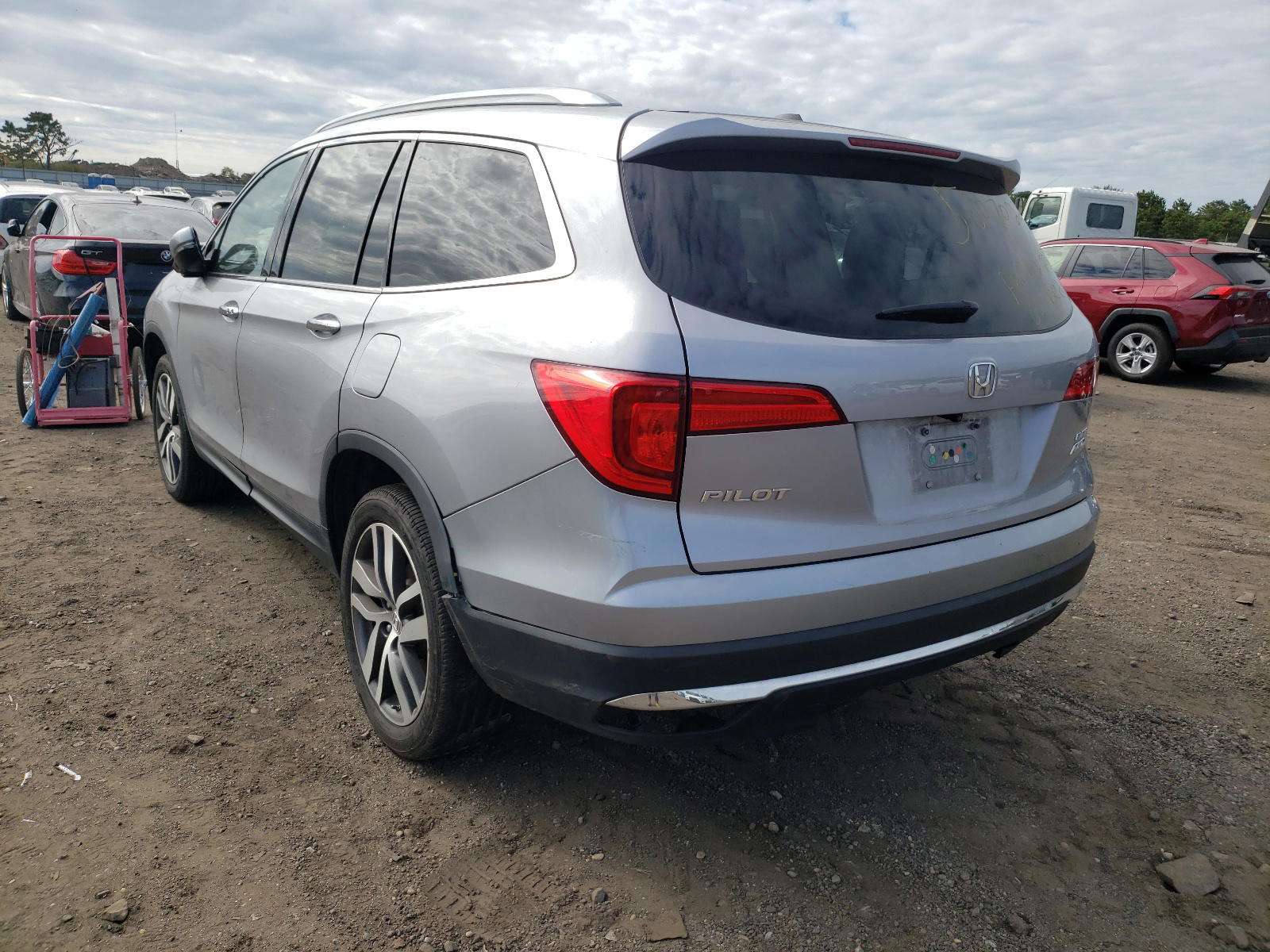 Photo 3 from auction – 2016 HONDA PILOT ELIT with VIN 5FNYF6H06GB027367