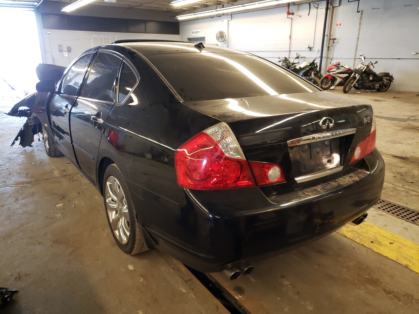 Photo 3 from auction – 2006 INFINITI M45 BASE with VIN JNKBY01E16M200543