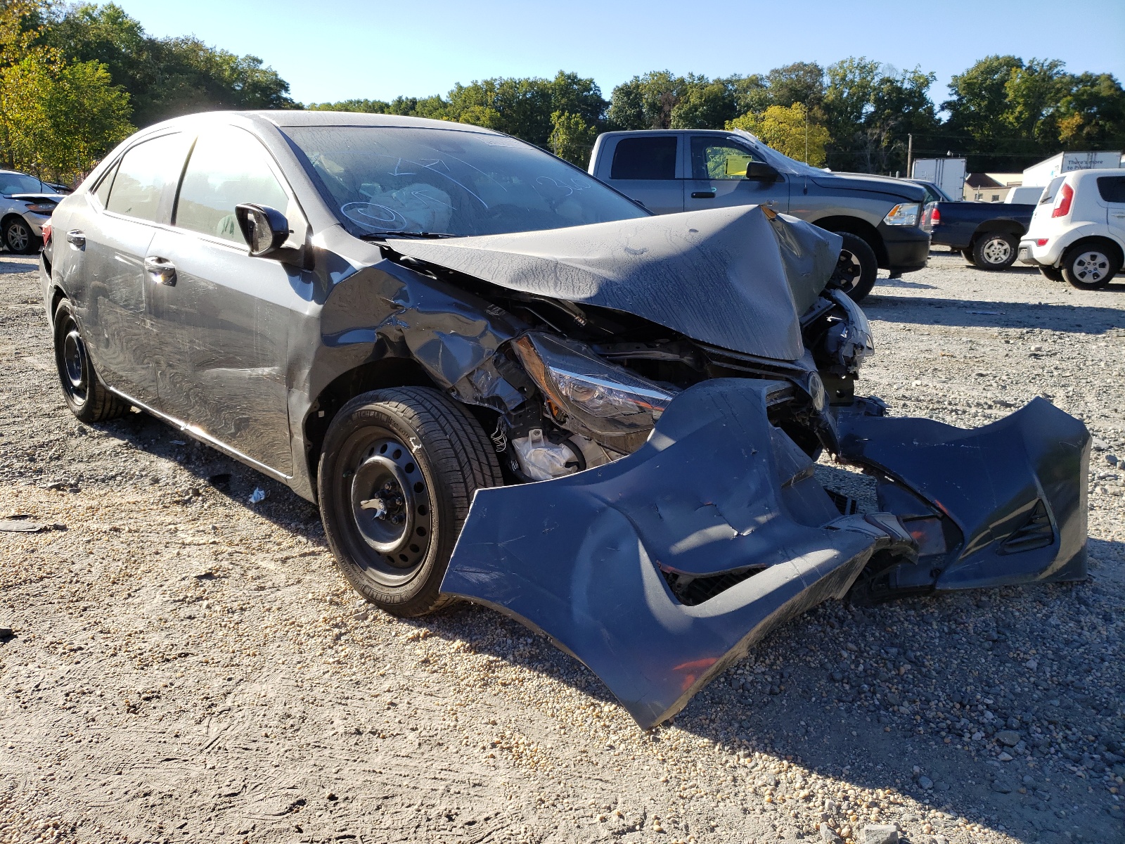 TOYOTA COROLLA L 2017 with VIN 2T1BURHE8HC825173 - Photo from auction