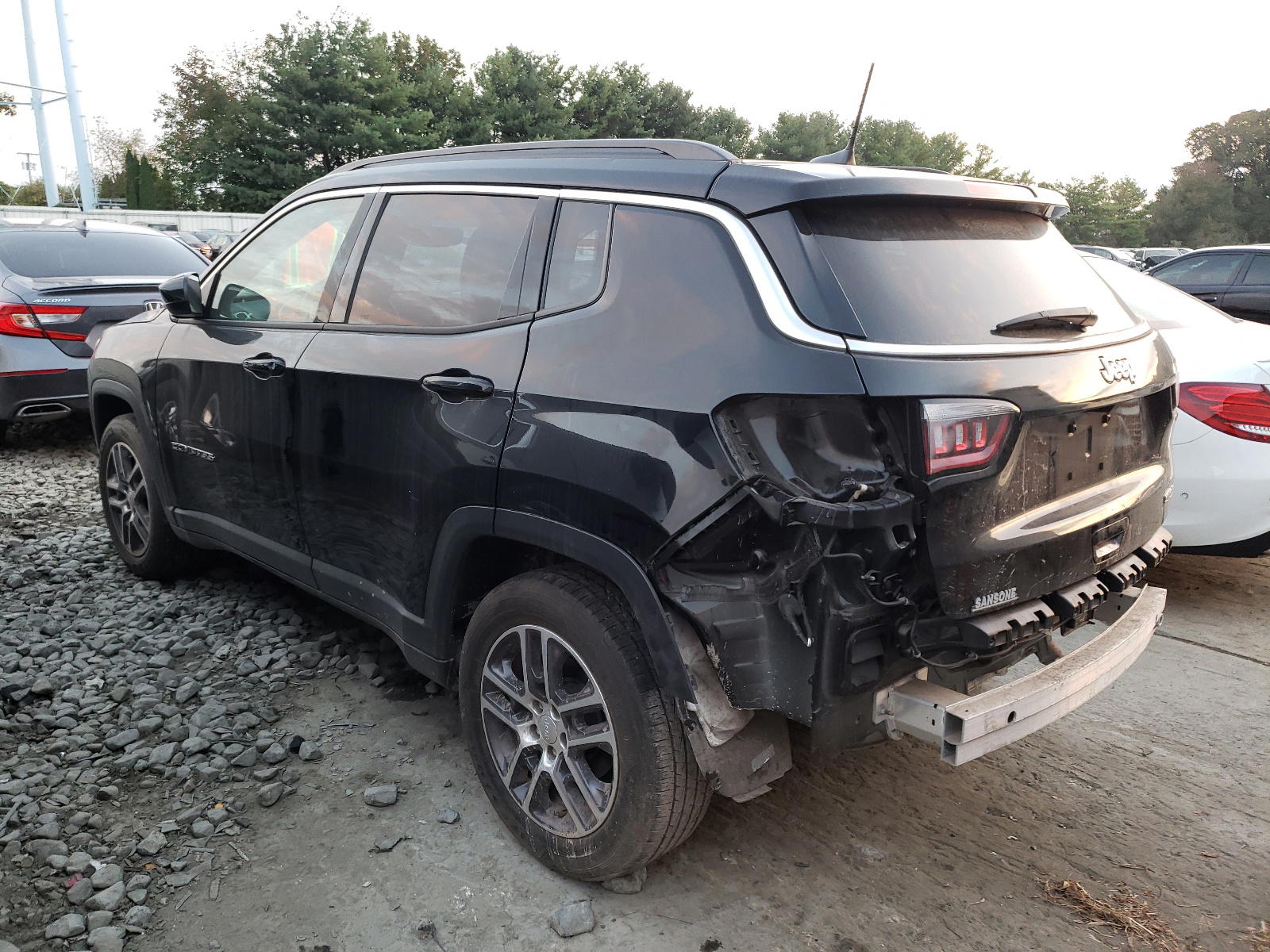 Photo 3 from auction – 2018 JEEP COMPASS LA with VIN 3C4NJCBB0JT193841