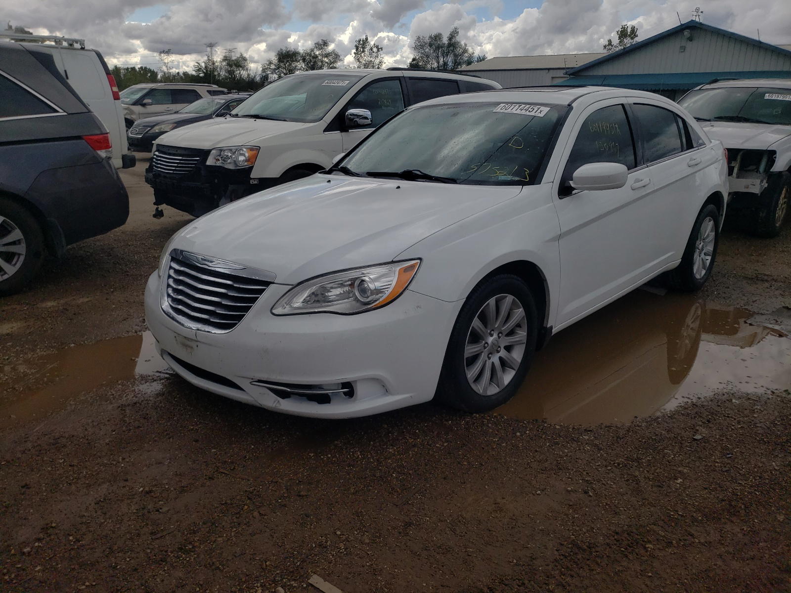 Photo 2 from auction – 2013 CHRYSLER 200 TOURIN with VIN 1C3CCBBB2DN575213