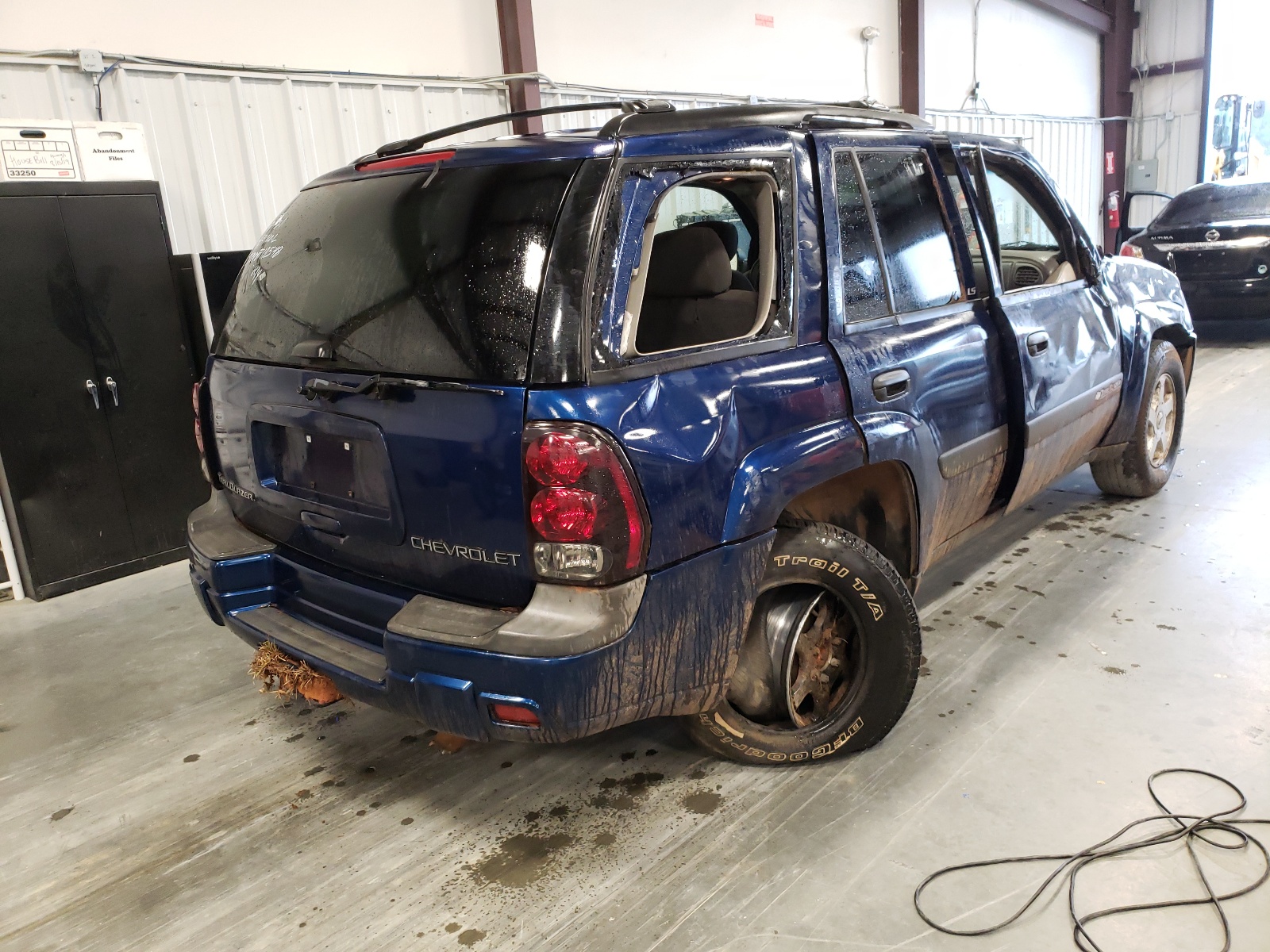 Photo 4 from auction – 2003 CHEVROLET TRAILBLAZE with VIN 1GNDS13S732135989