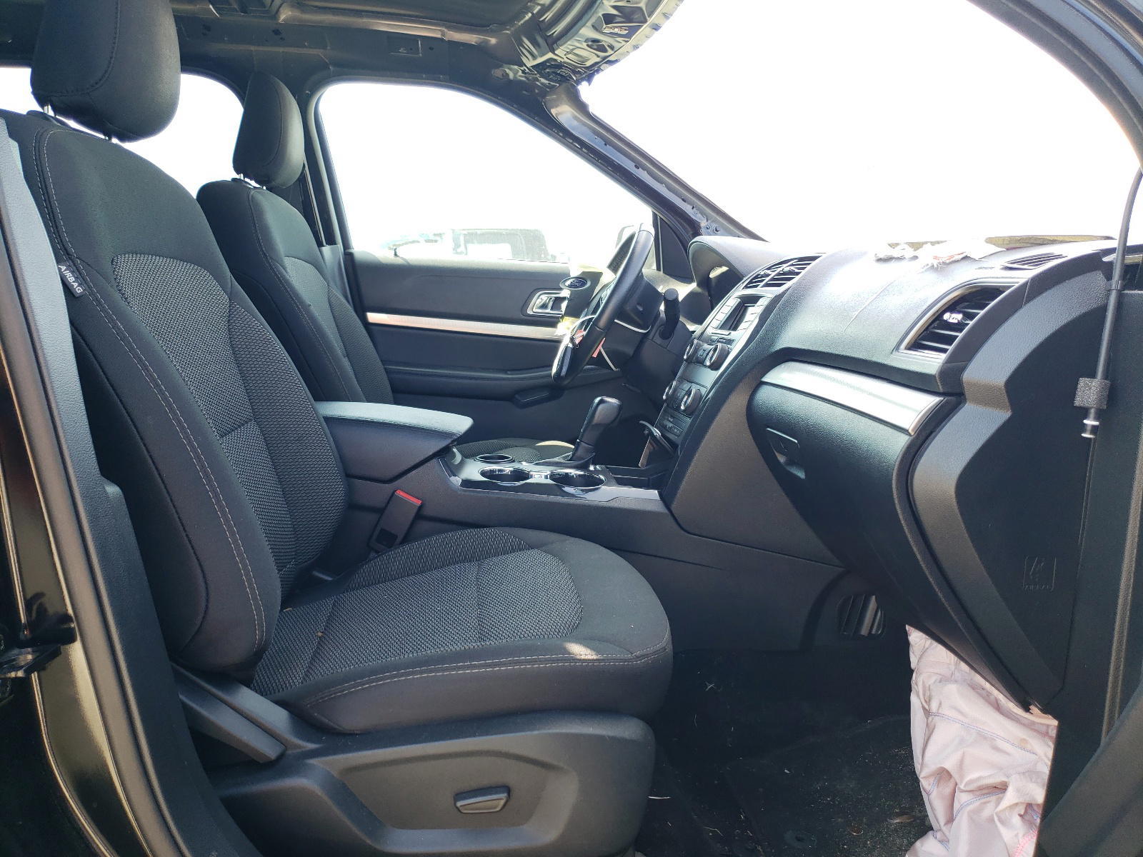 Photo 5 from auction – 2019 FORD EXPLORER X with VIN 1FM5K7D88KGB01625