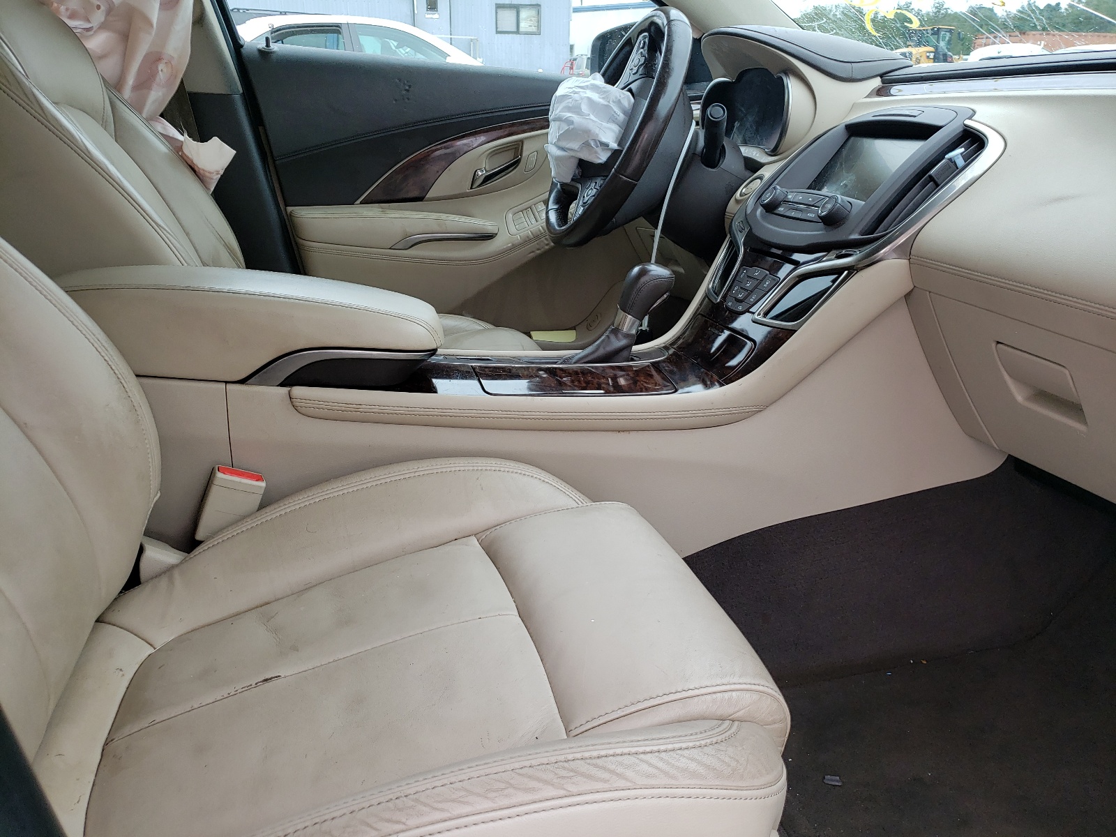 Photo 5 from auction – 2014 BUICK LACROSSE with VIN 1G4GB5G36EF230325