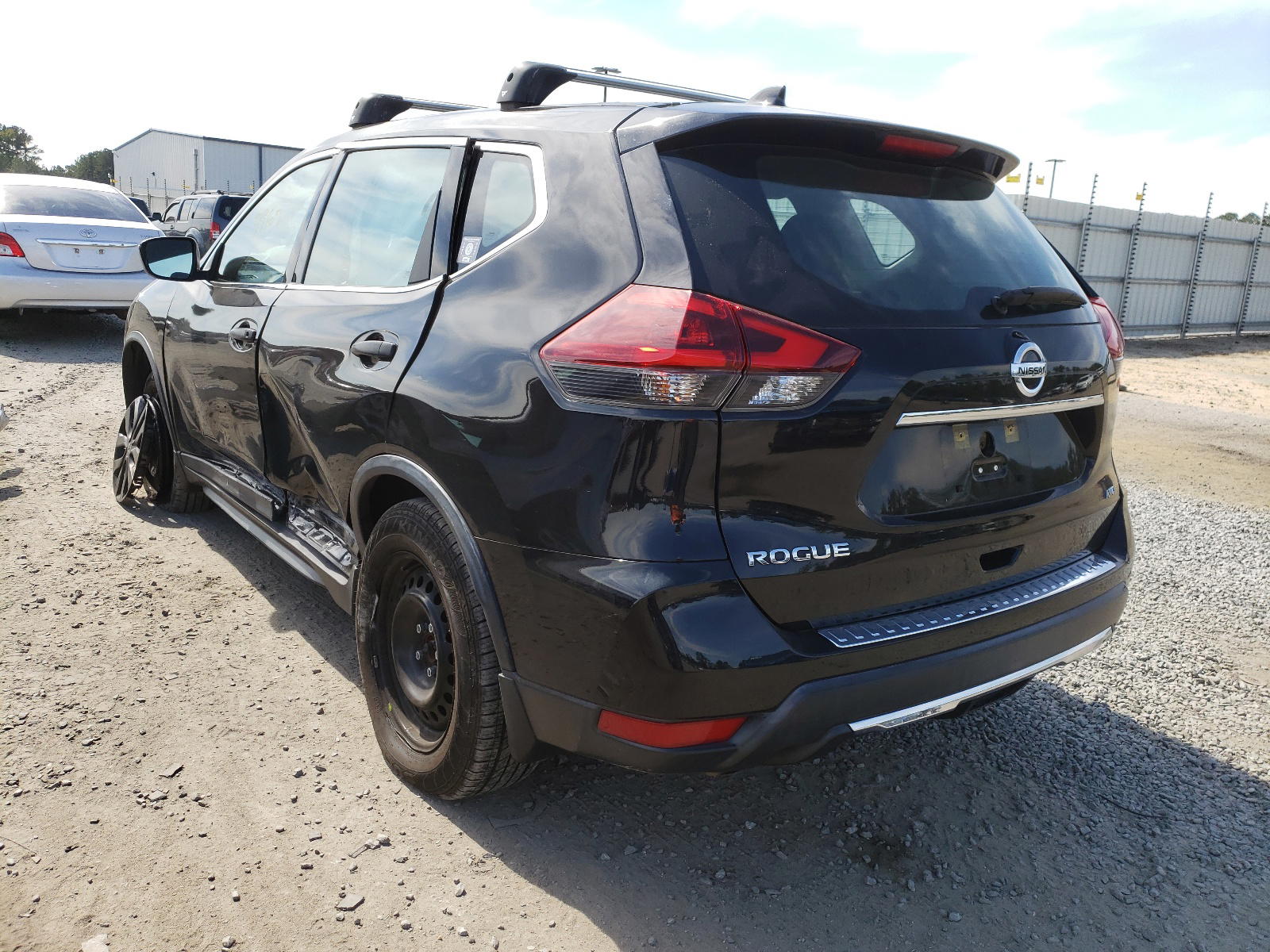 Photo 3 from auction – 2018 NISSAN ROGUE S with VIN KNMAT2MVXJP566754
