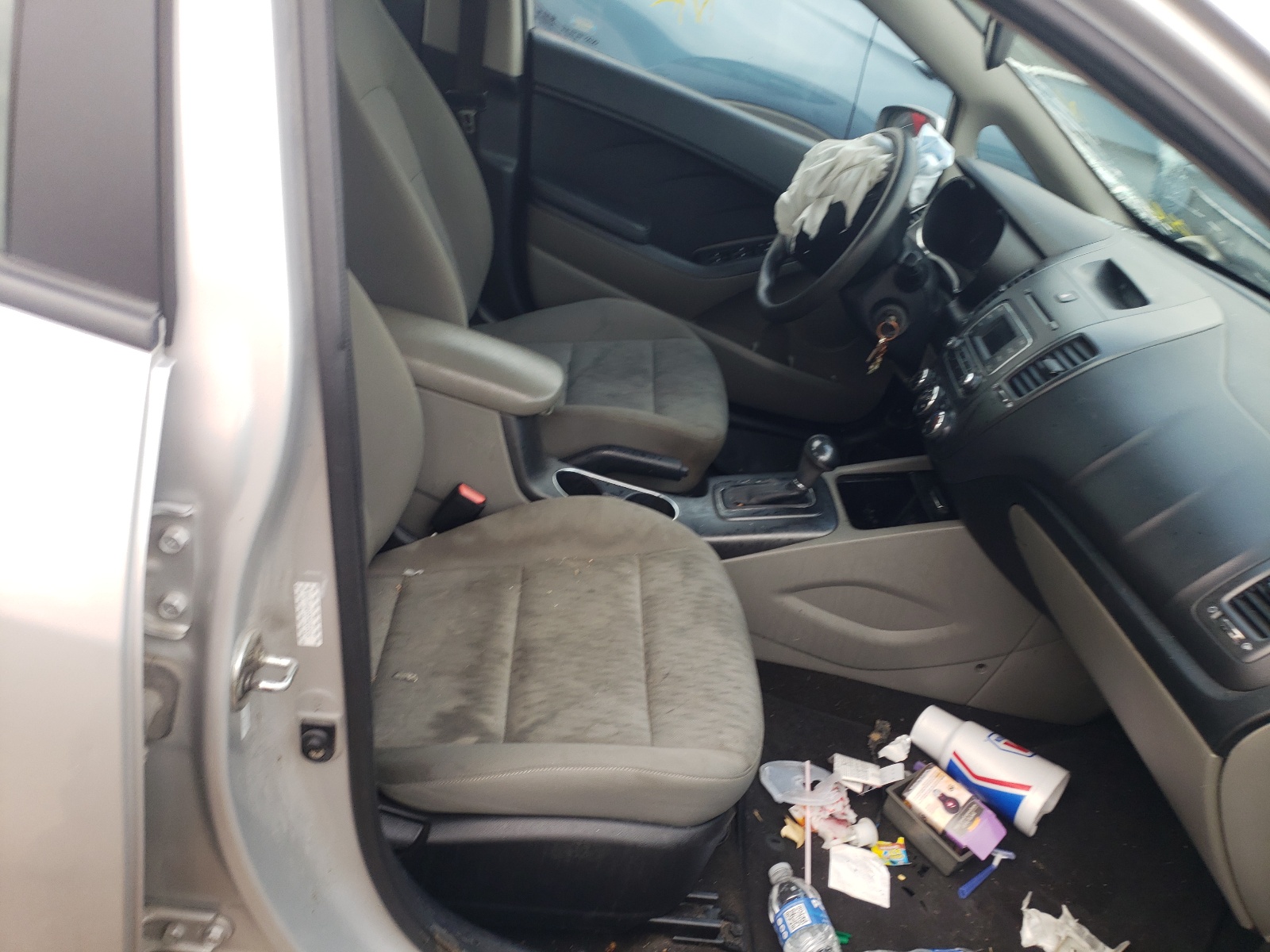 Photo 5 from auction – 2015 KIA FORTE LX with VIN KNAFK4A69F5431816