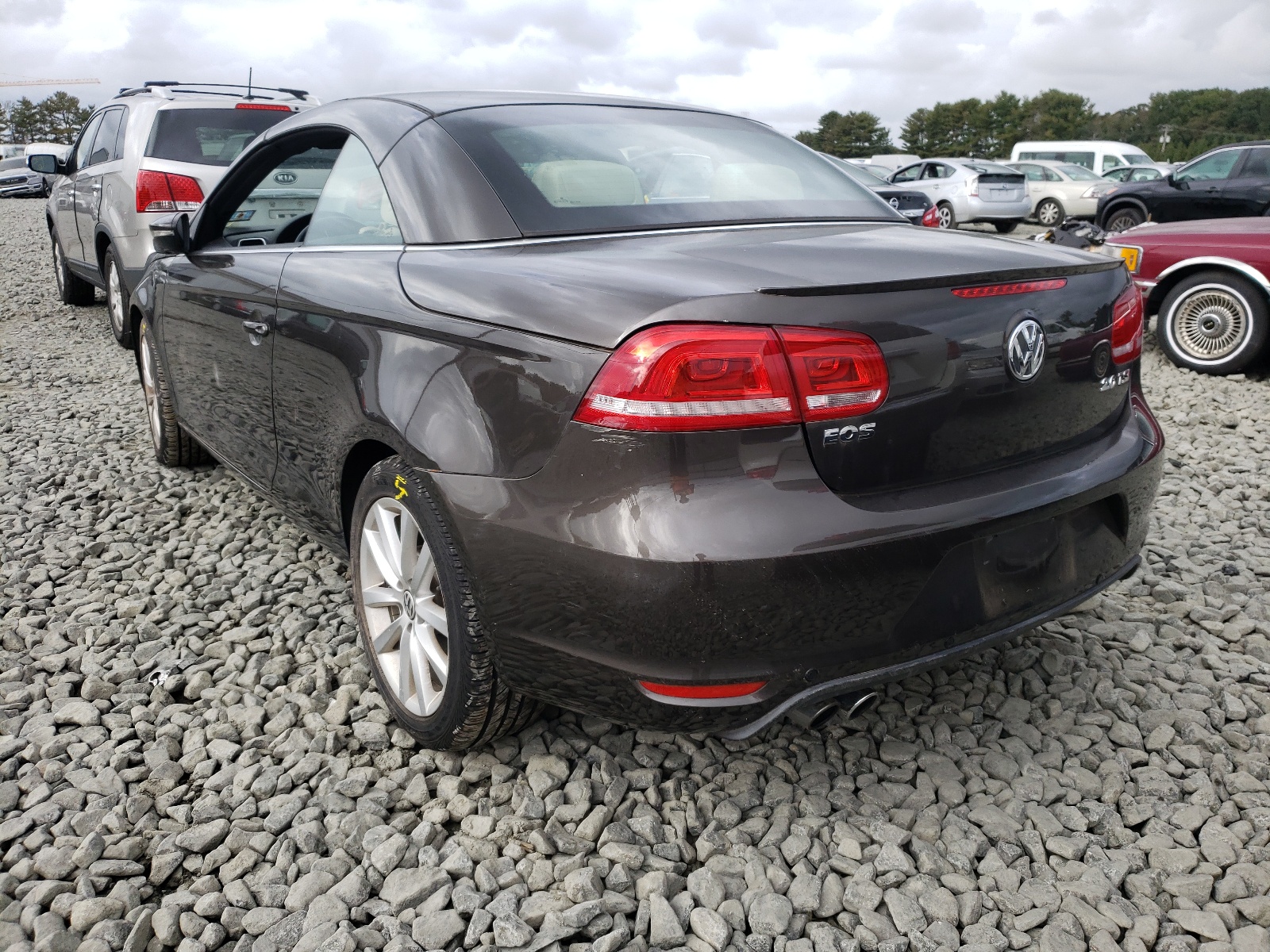 Photo 3 from auction – 2015 VOLKSWAGEN EOS KOMFOR with VIN WVWBW8AH5FV003059