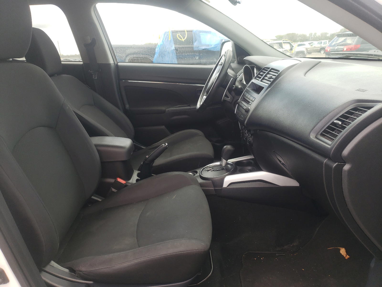 Photo 5 from auction – 2013 MITSUBISHI OUTLANDER with VIN 4A4AR3AU9DE019323
