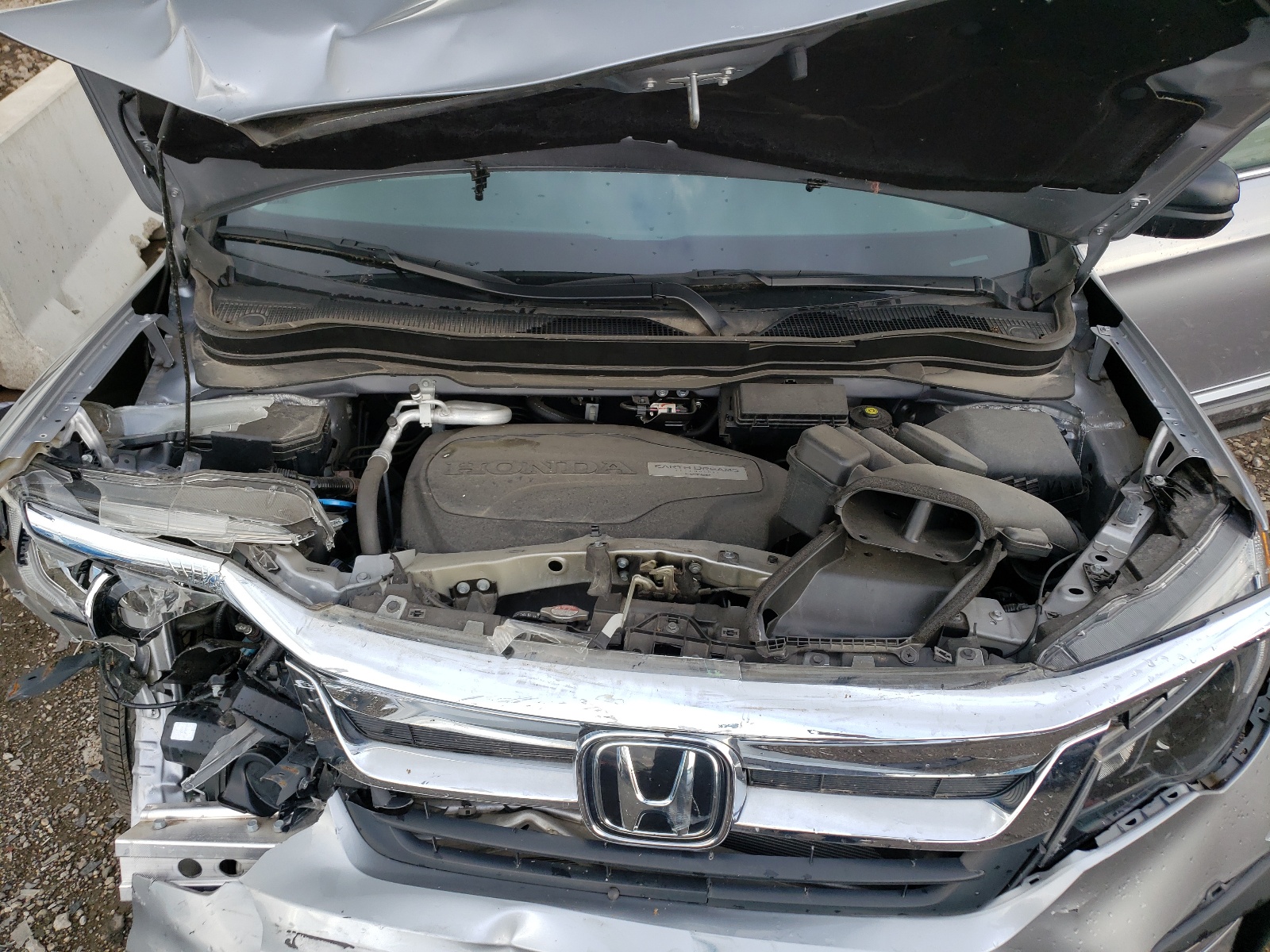 Photo 7 from auction – 2019 HONDA PILOT LX with VIN 5FNYF6H13KB079329