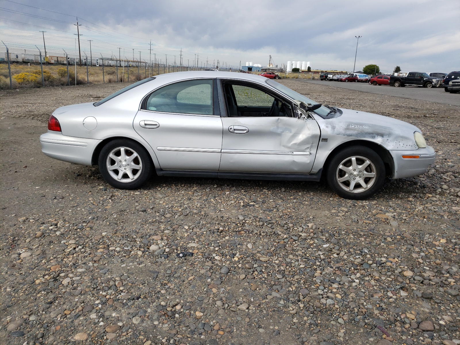 Photo 9 from auction – 2002 MERCURY SABLE GS with VIN 1MEFM50UX2A646012