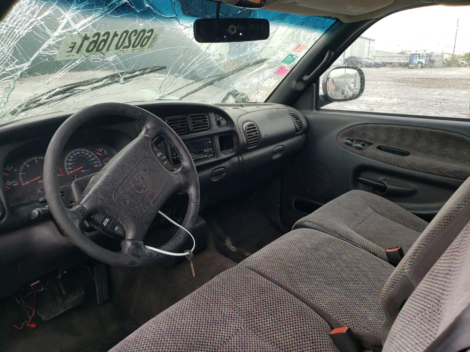 Photo 9 from auction – 2001 DODGE RAM 1500 with VIN 3B7HC13Z71G239603