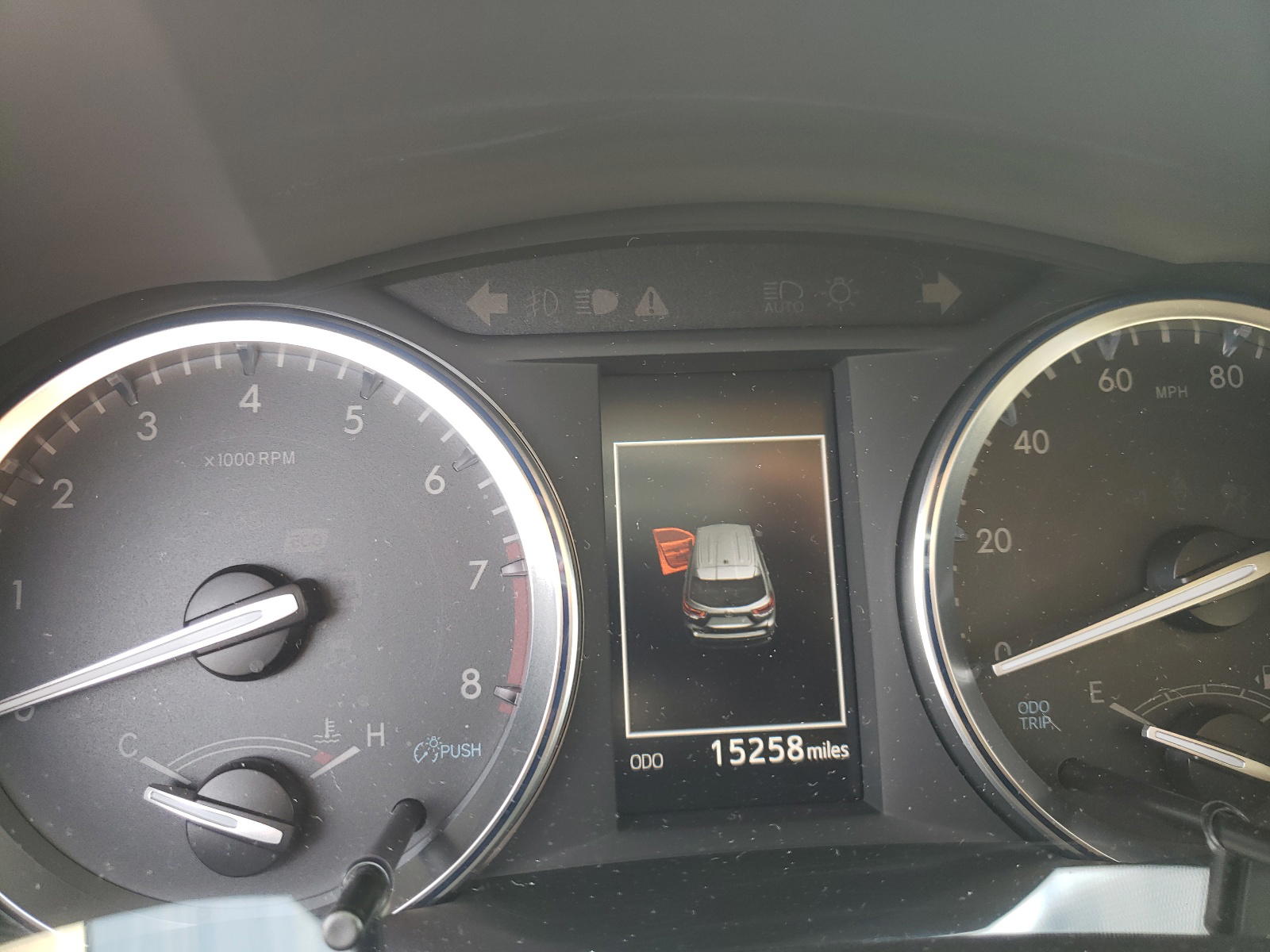 Photo 12 from auction – 2018 TOYOTA HIGHLANDER with VIN 5TDDZRFH5JS879809