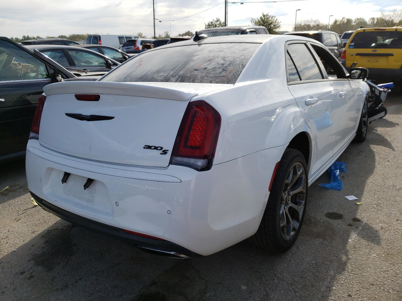 Photo 4 from auction – 2018 CHRYSLER 300 S with VIN 2C3CCABT4JH127319