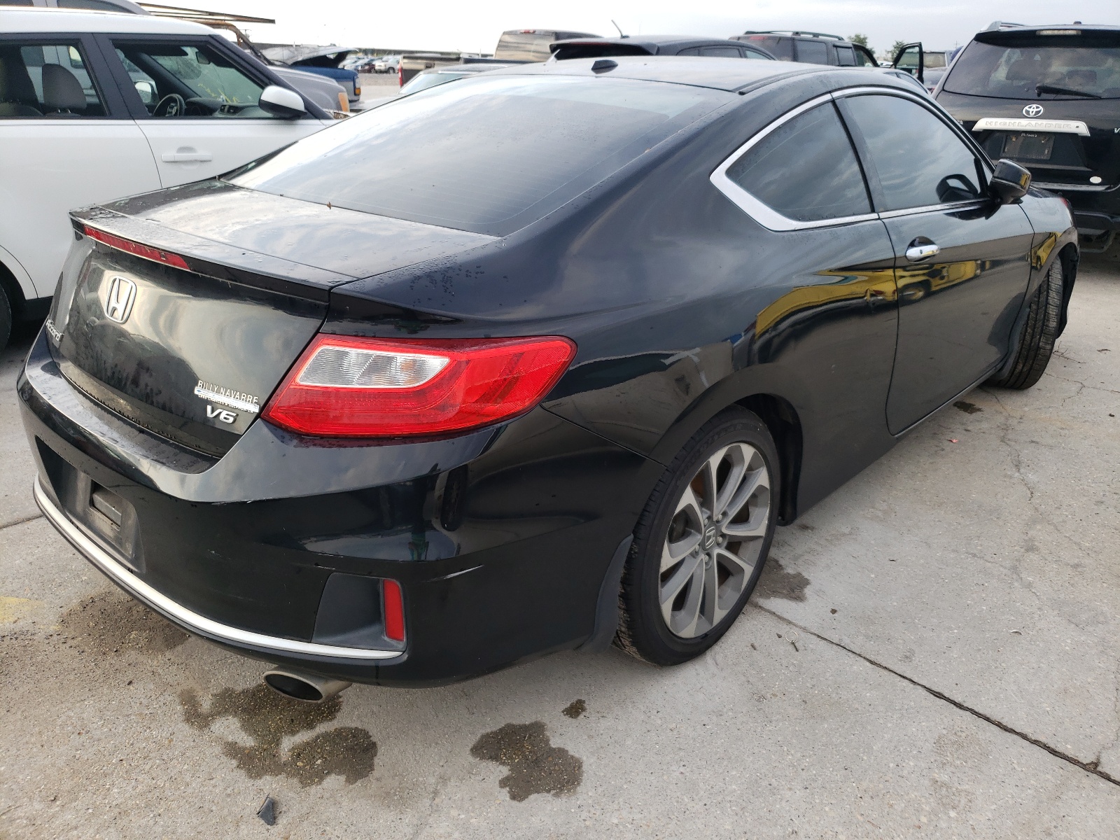 Photo 4 from auction – 2015 HONDA ACCORD EXL with VIN 1HGCT2B82FA001304