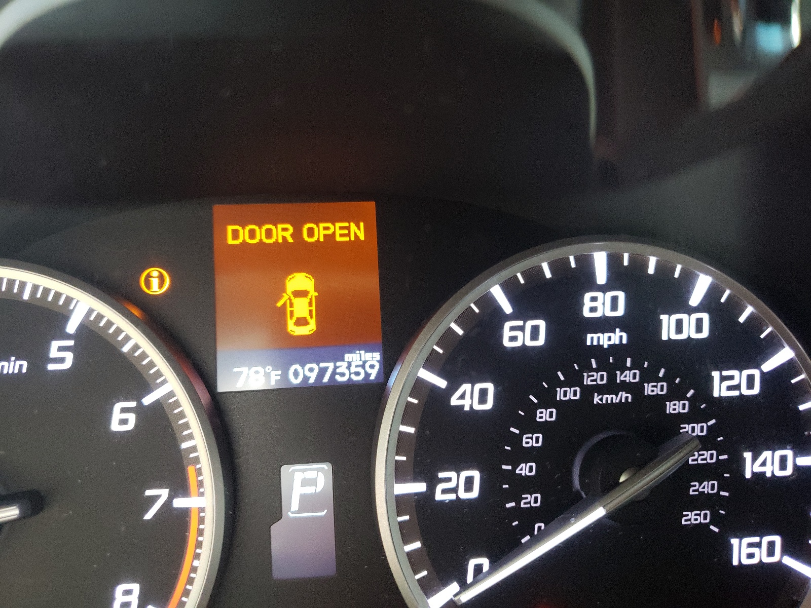 Photo 8 from auction – 2013 ACURA ILX 20 PRE with VIN 19VDE1F50DE008164