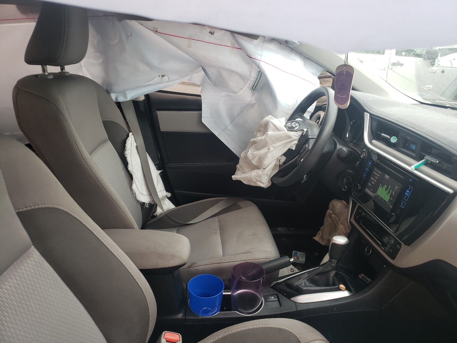 Photo 5 from auction – 2018 TOYOTA COROLLA L with VIN 2T1BURHE1JC107602
