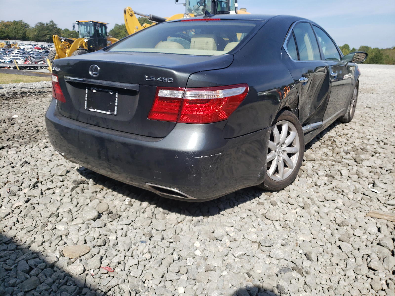 Photo 4 from auction – 2007 LEXUS LS 460 with VIN JTHBL46F675001829