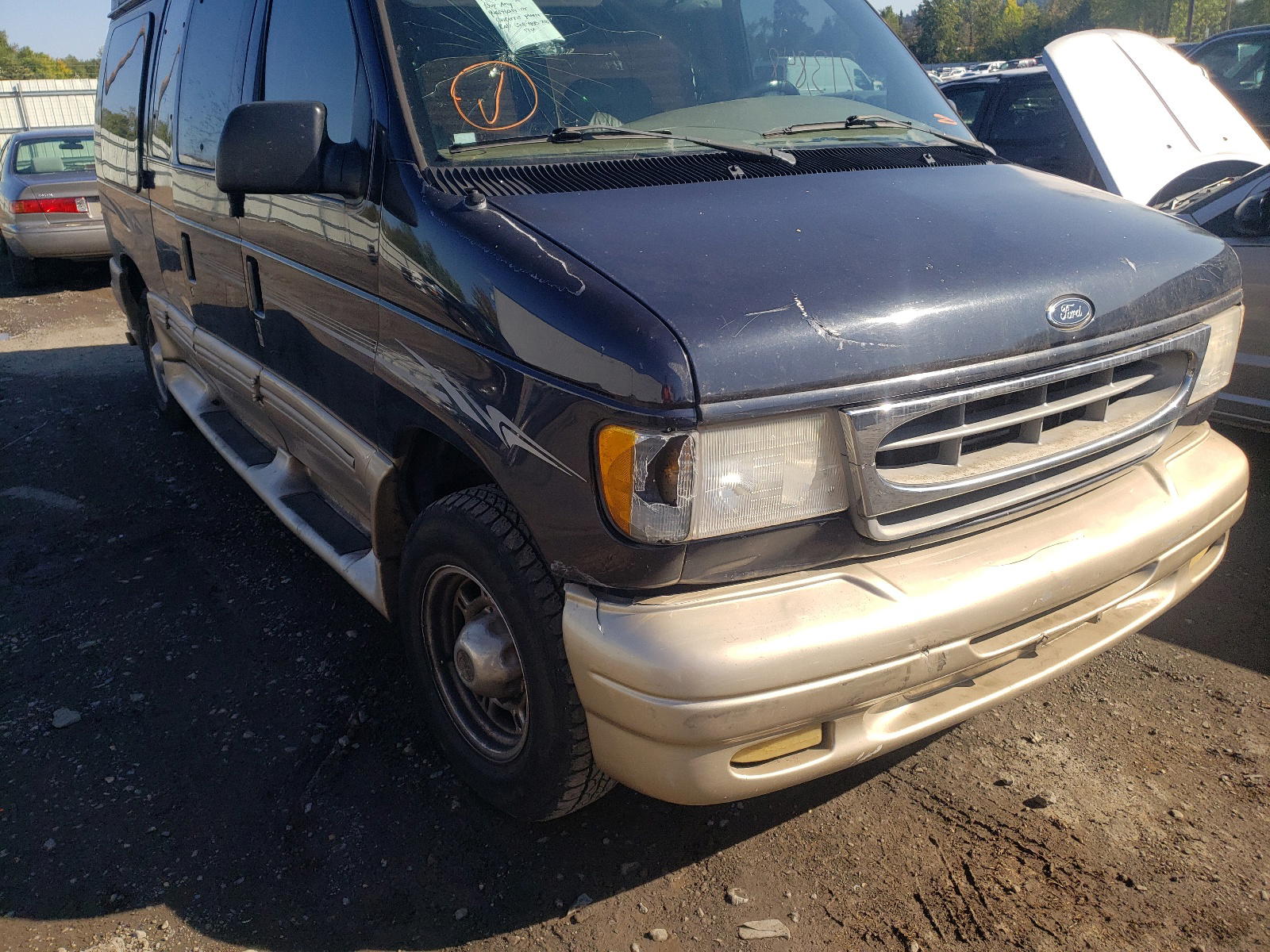 Photo 9 from auction – 2000 FORD ECONOLINE with VIN 1FDPE24L0YHA81039