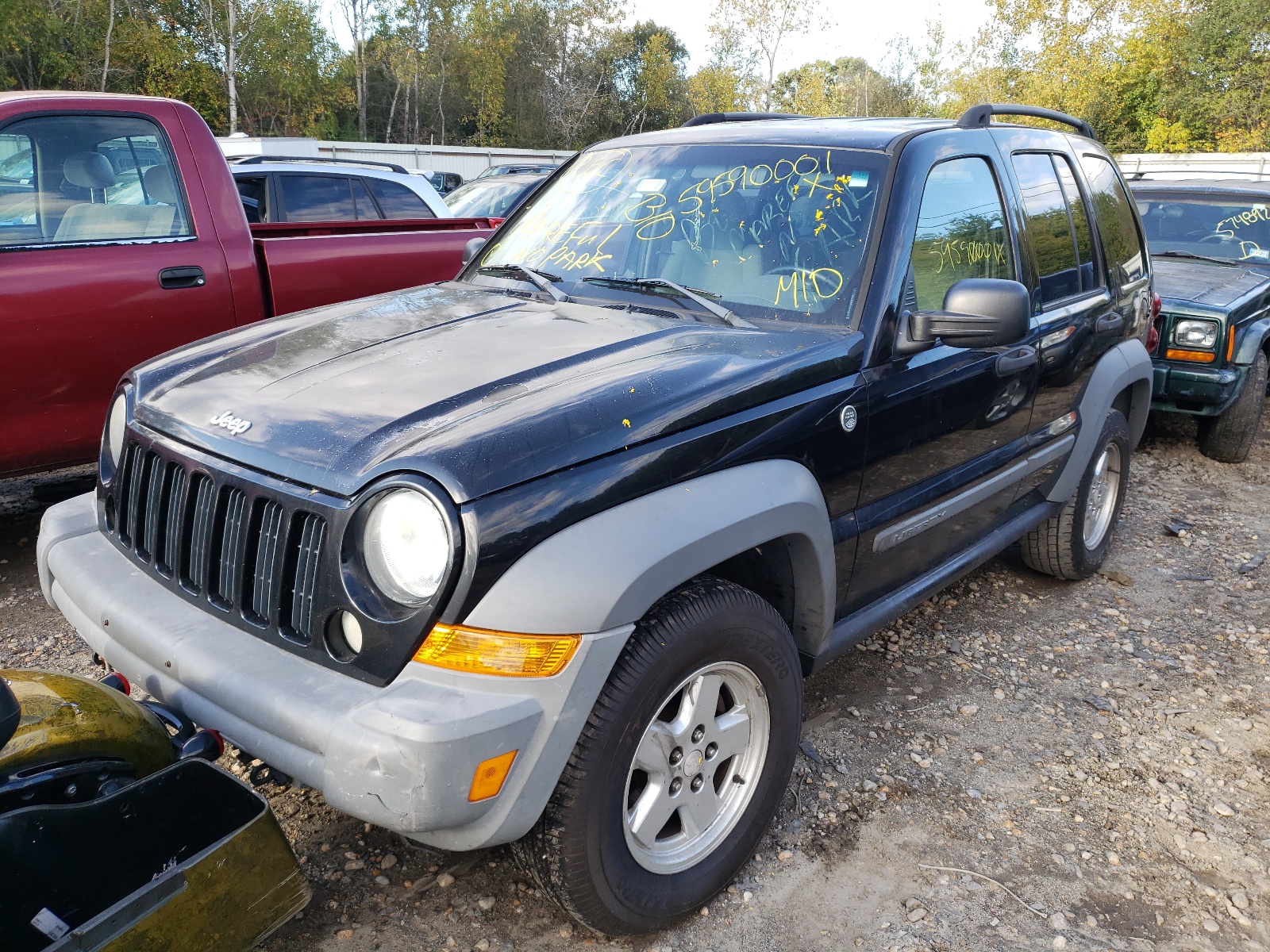Photo 2 from auction – 2005 JEEP LIBERTY SP with VIN 1J4GL48K35W667145
