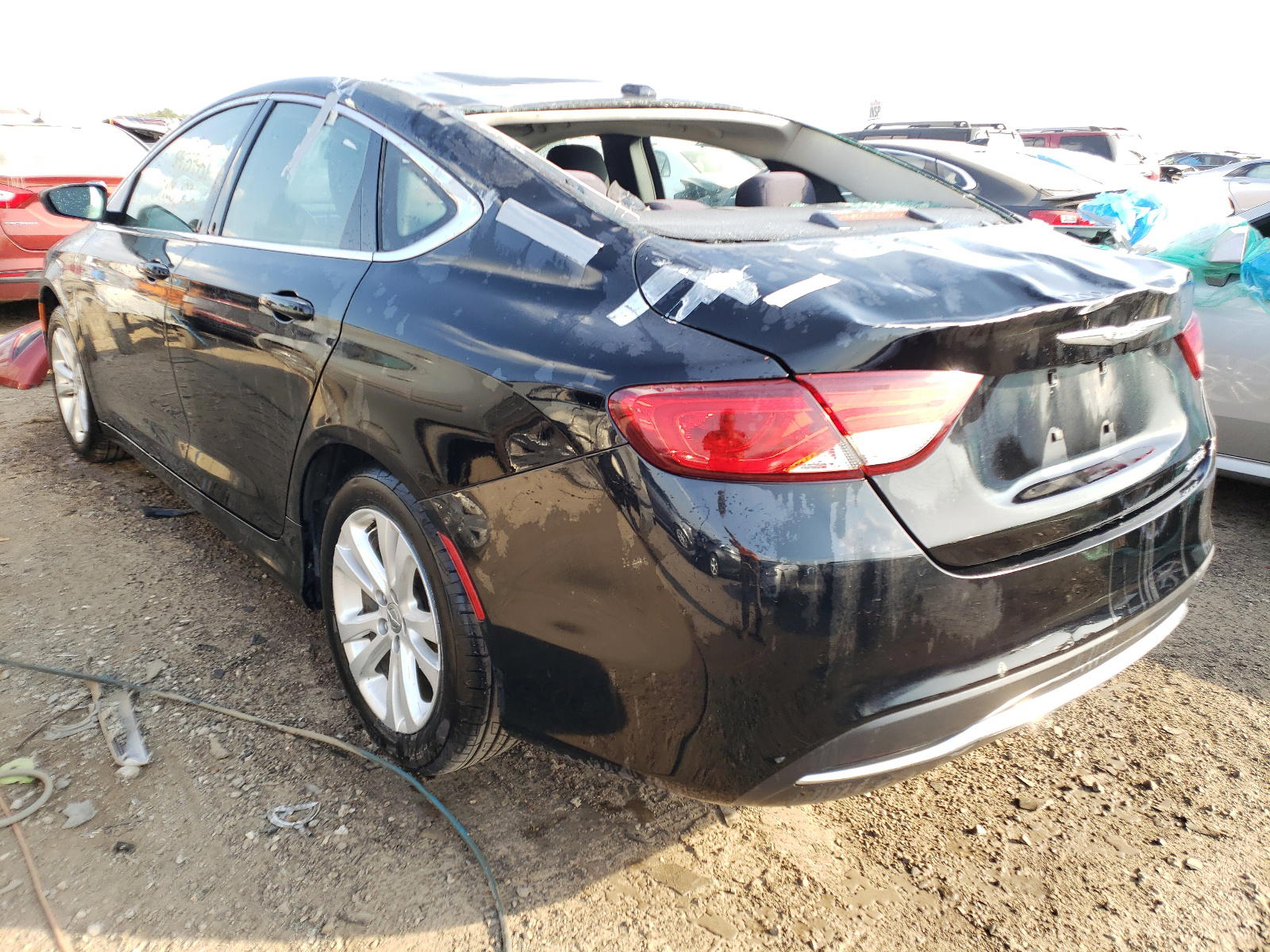 Photo 3 from auction – 2015 CHRYSLER 200 LIMITE with VIN 1C3CCCAB1FN553925