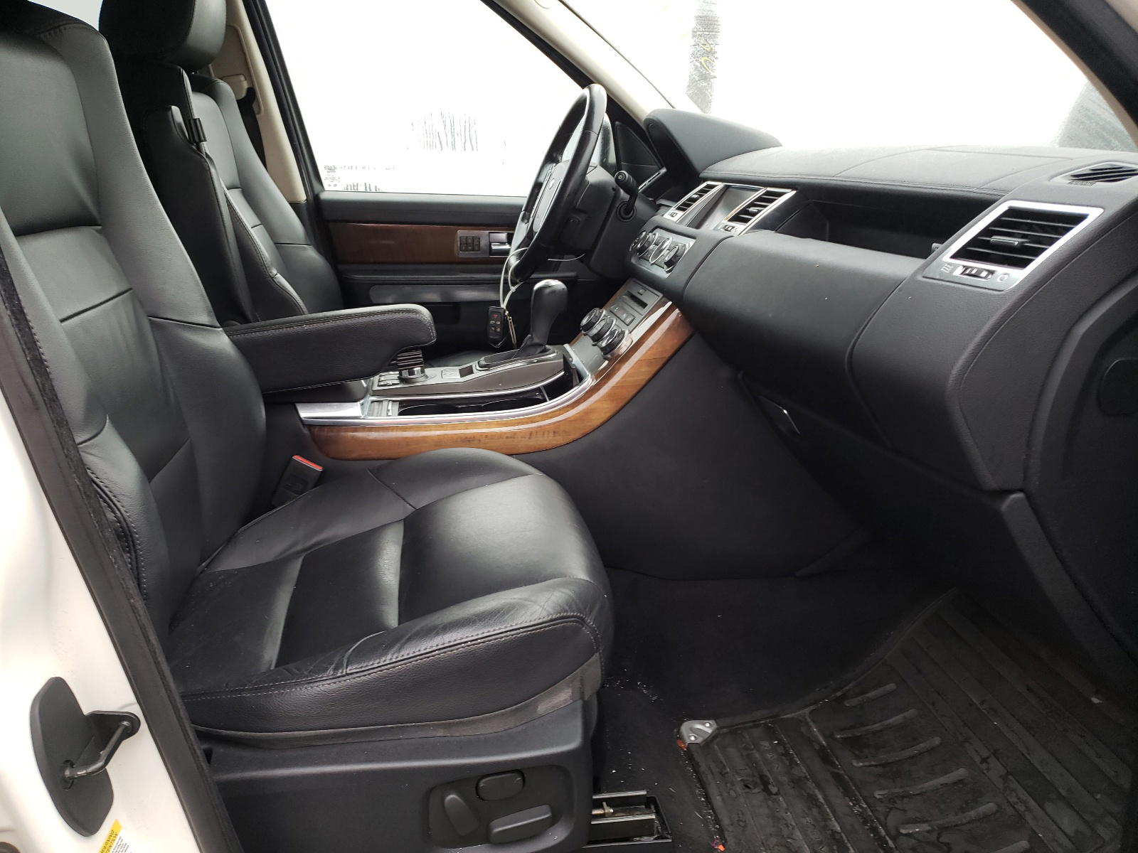Photo 5 from auction – 2010 LAND ROVER RANGE ROVE with VIN SALSF2D48AA226467