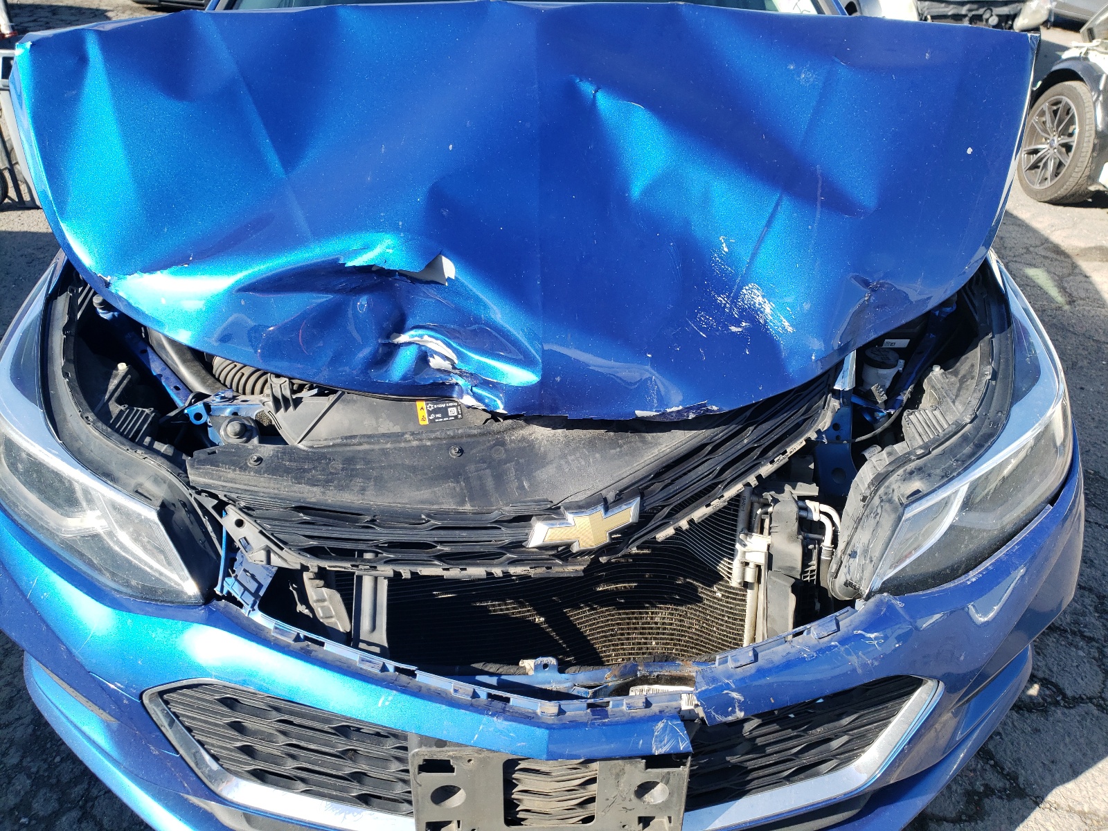 Photo 7 from auction – 2018 CHEVROLET CRUZE LT with VIN 1G1BE5SM2J7210902