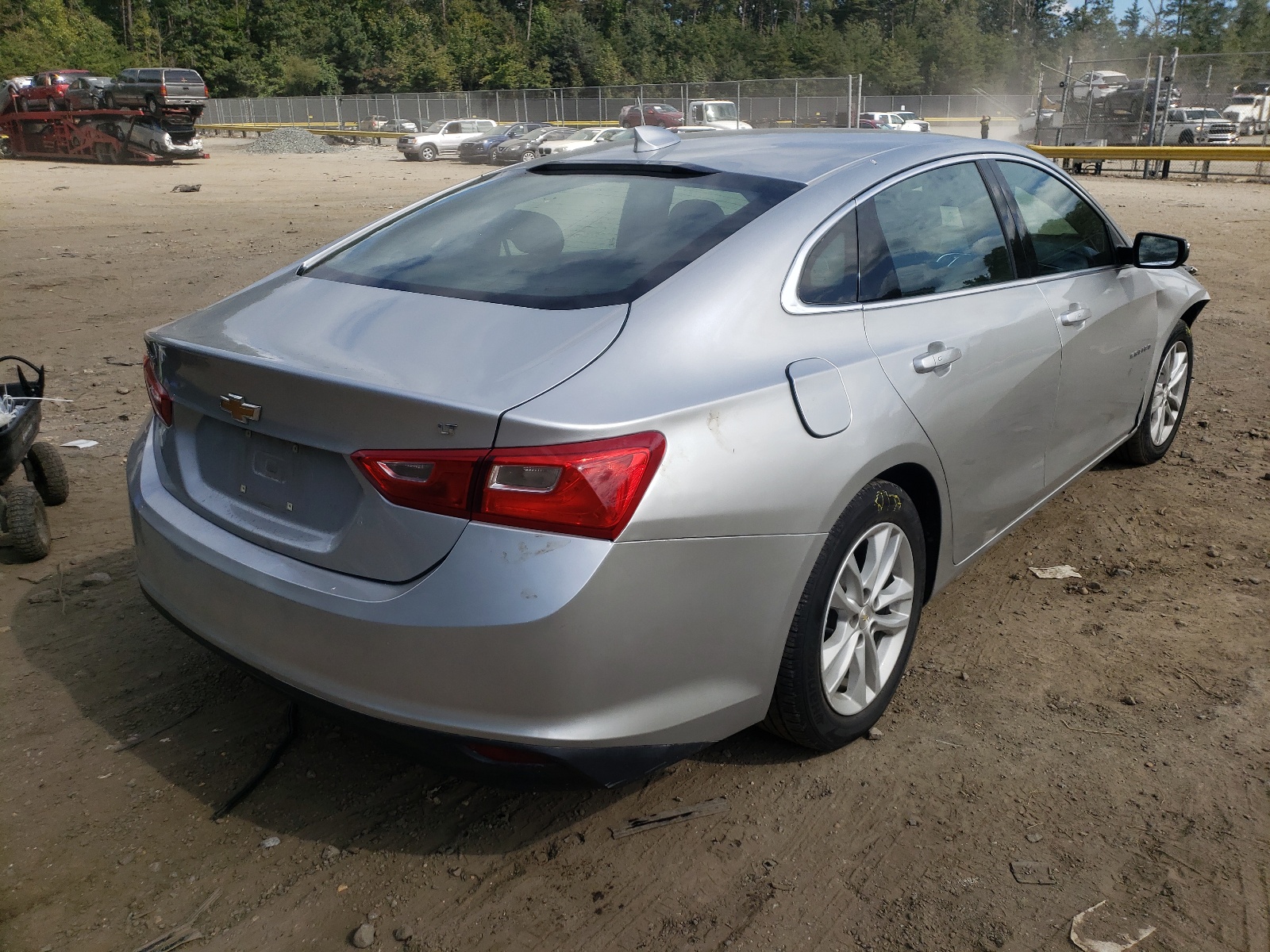 Photo 4 from auction – 2018 CHEVROLET MALIBU LT with VIN 1G1ZD5ST8JF267555