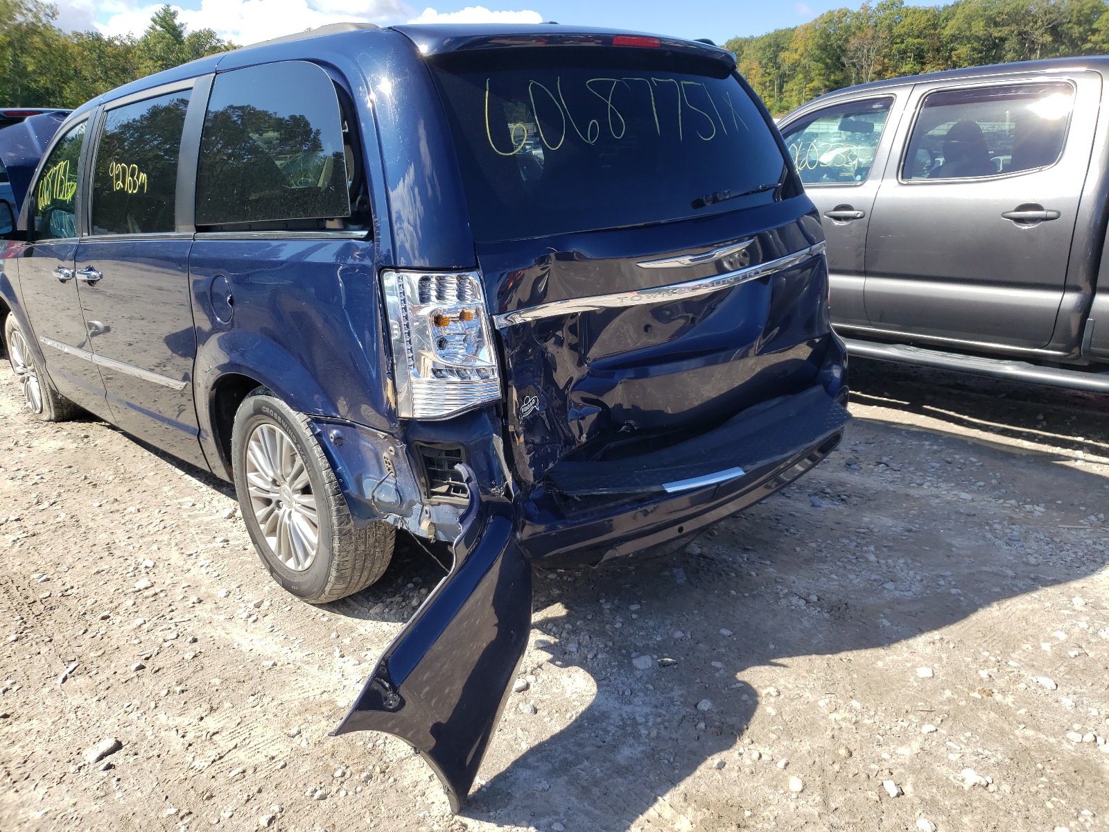 Photo 9 from auction – 2013 CHRYSLER TOWN & COU with VIN 2C4RC1CG4DR511252