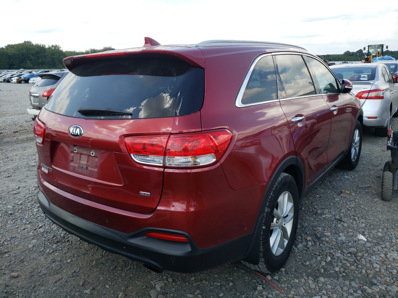 Photo 4 from auction – 2017 KIA SORENTO LX with VIN 5XYPG4A35HG206897