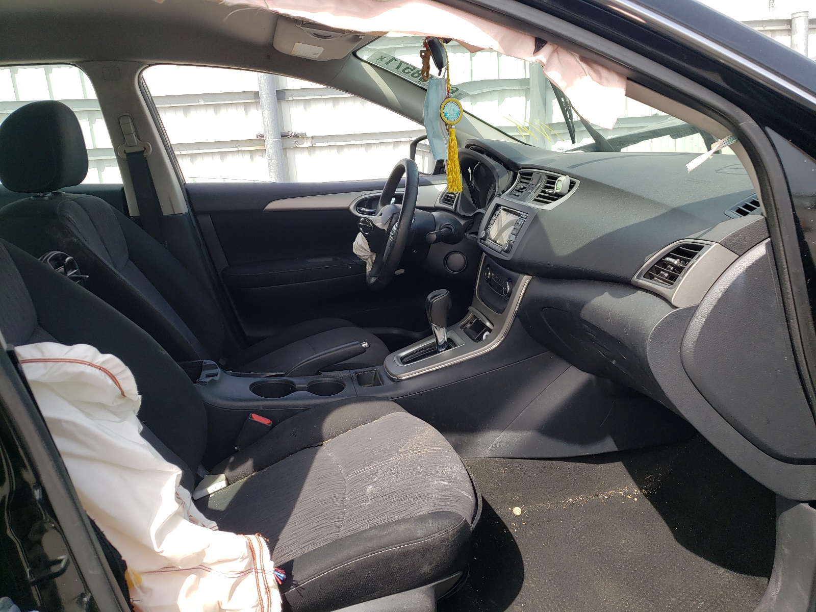 Photo 5 from auction – 2015 NISSAN SENTRA S with VIN 3N1AB7AP2FL634444